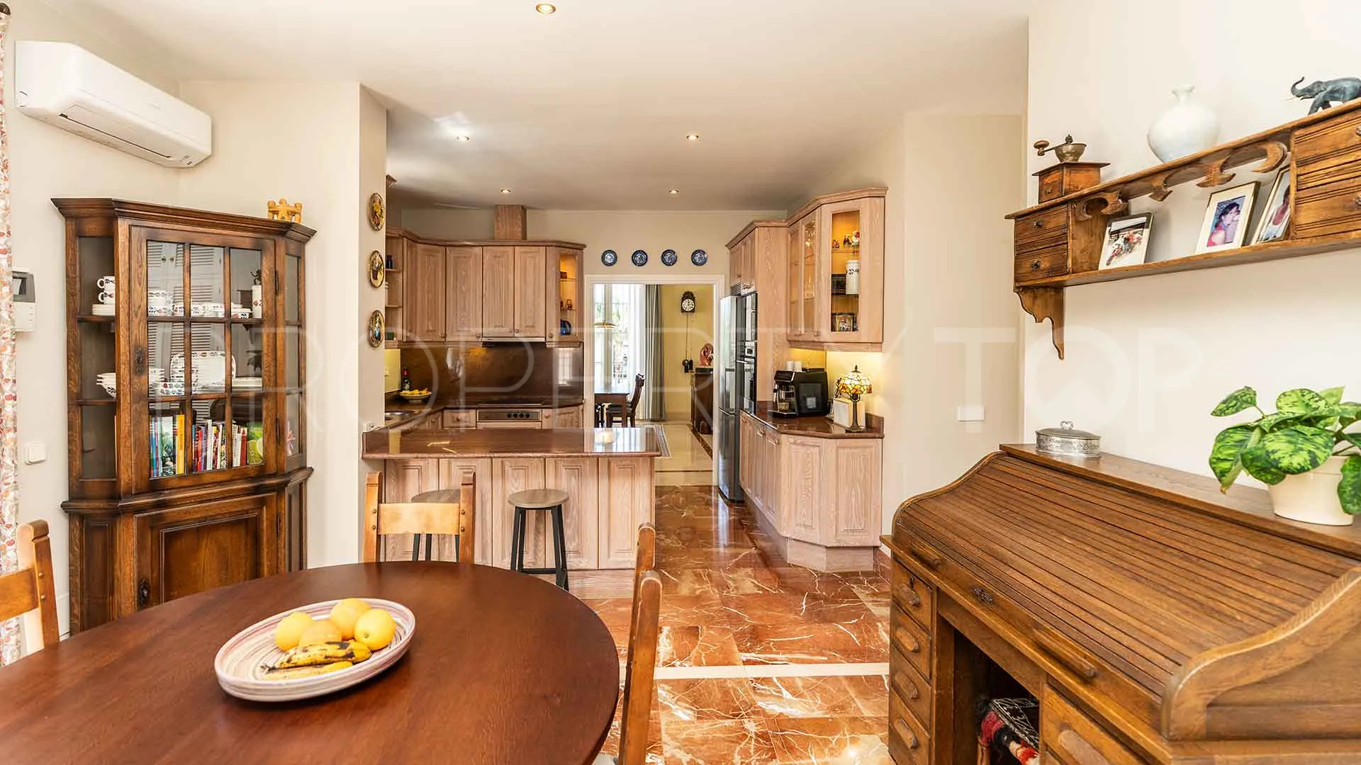 Villa for sale in Sierra Blanca with 5 bedrooms
