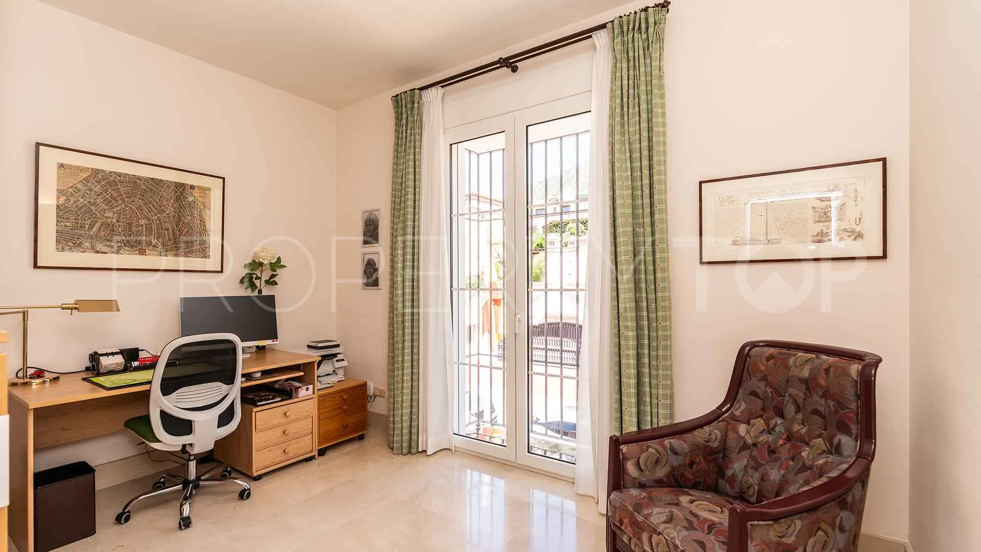 Villa for sale in Sierra Blanca with 5 bedrooms