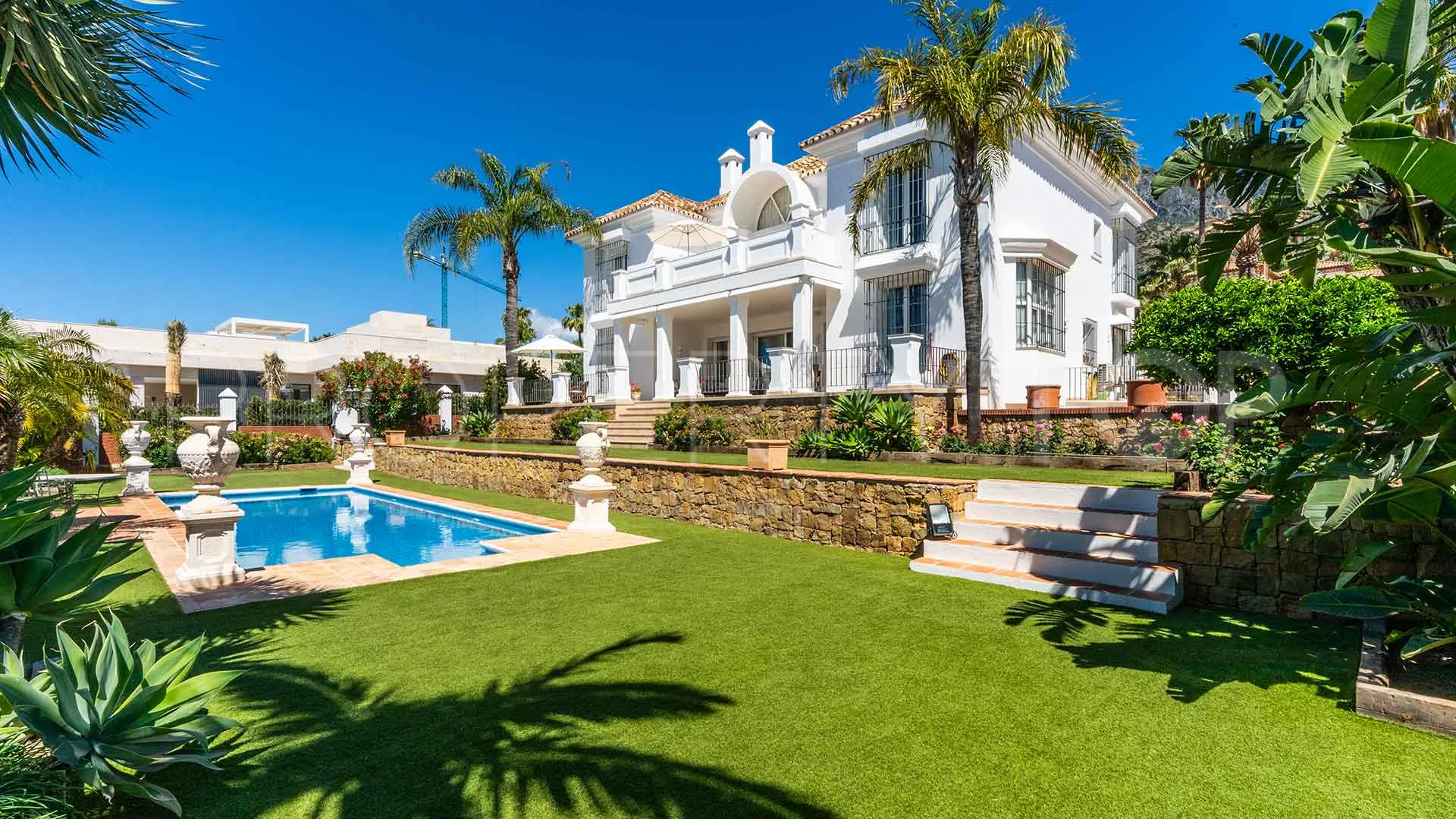 Villa for sale in Sierra Blanca with 5 bedrooms