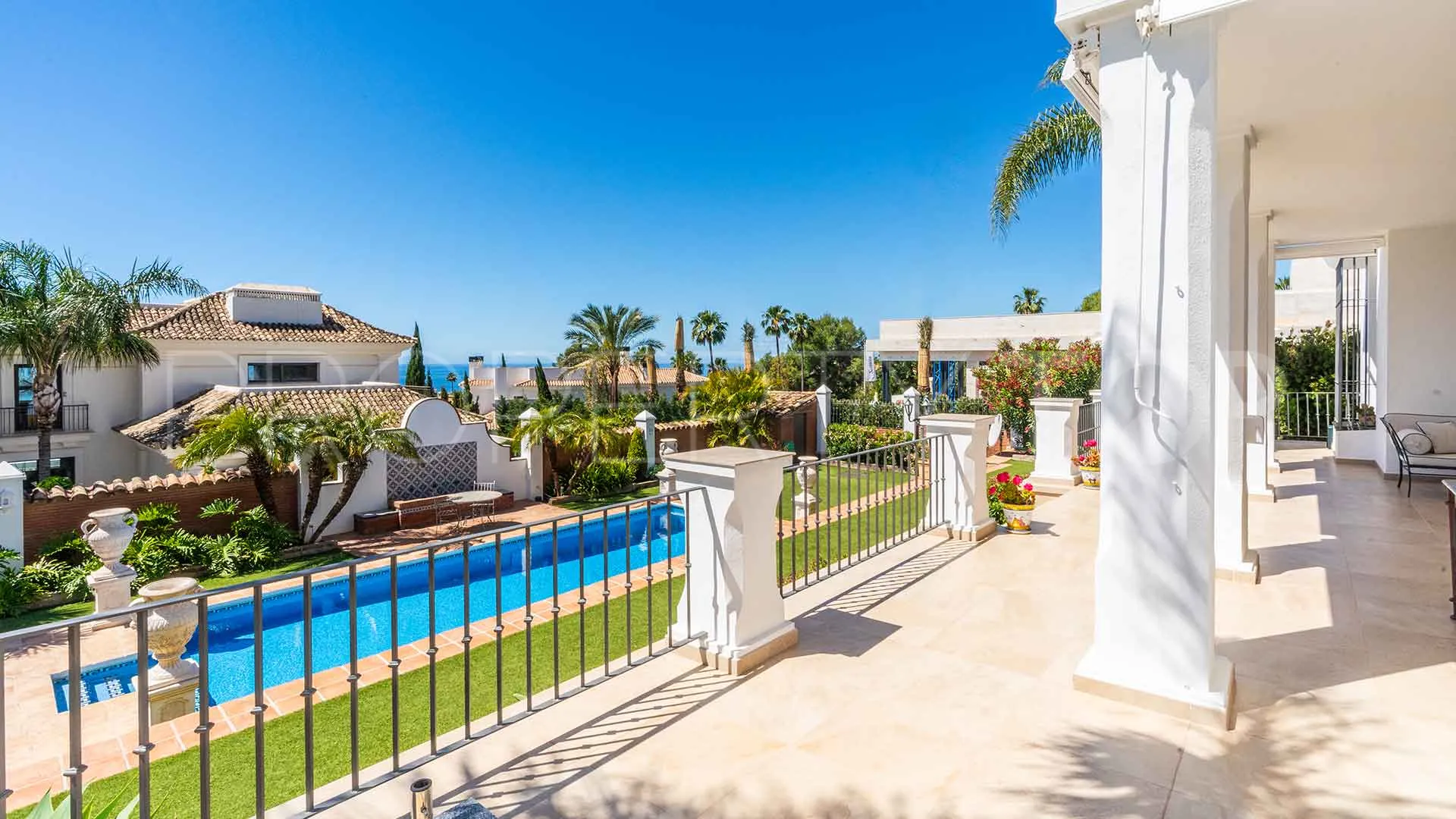Villa for sale in Sierra Blanca with 5 bedrooms
