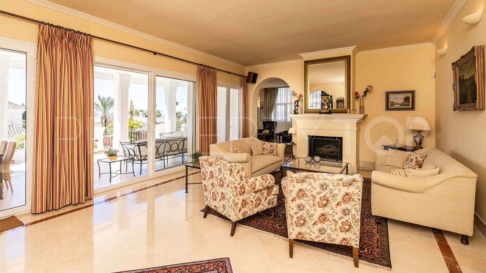 Villa for sale in Sierra Blanca with 5 bedrooms