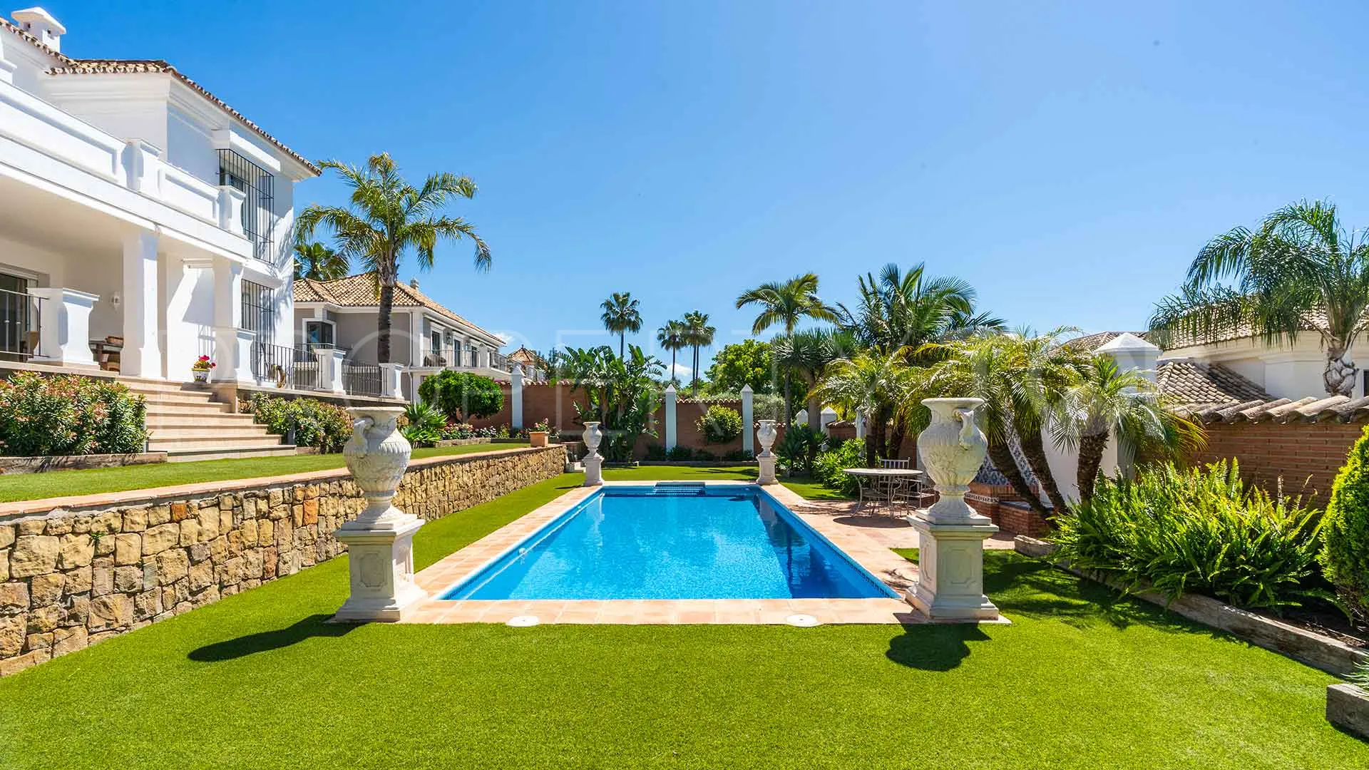 Villa for sale in Sierra Blanca with 5 bedrooms