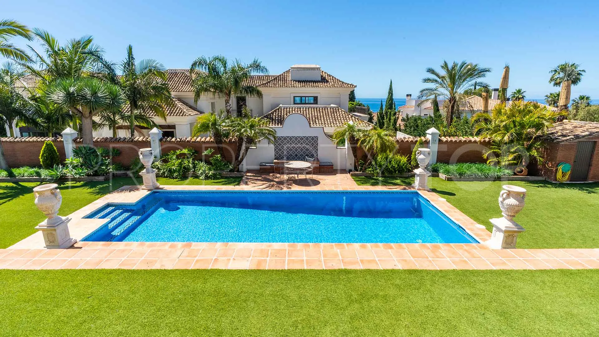 Villa for sale in Sierra Blanca with 5 bedrooms
