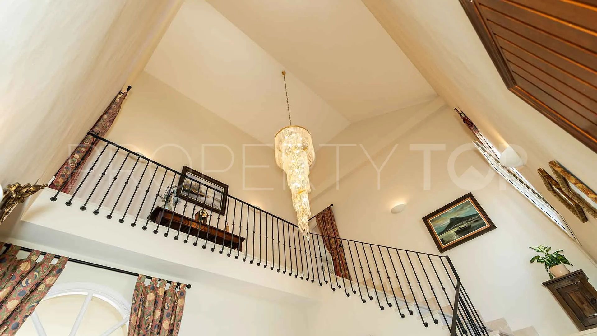 Villa for sale in Sierra Blanca with 5 bedrooms