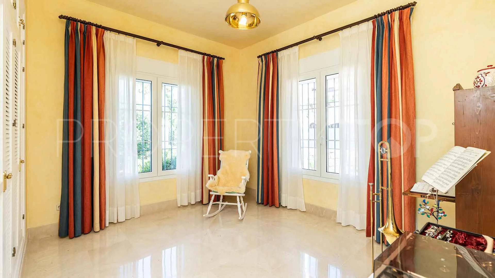 Villa for sale in Sierra Blanca with 5 bedrooms