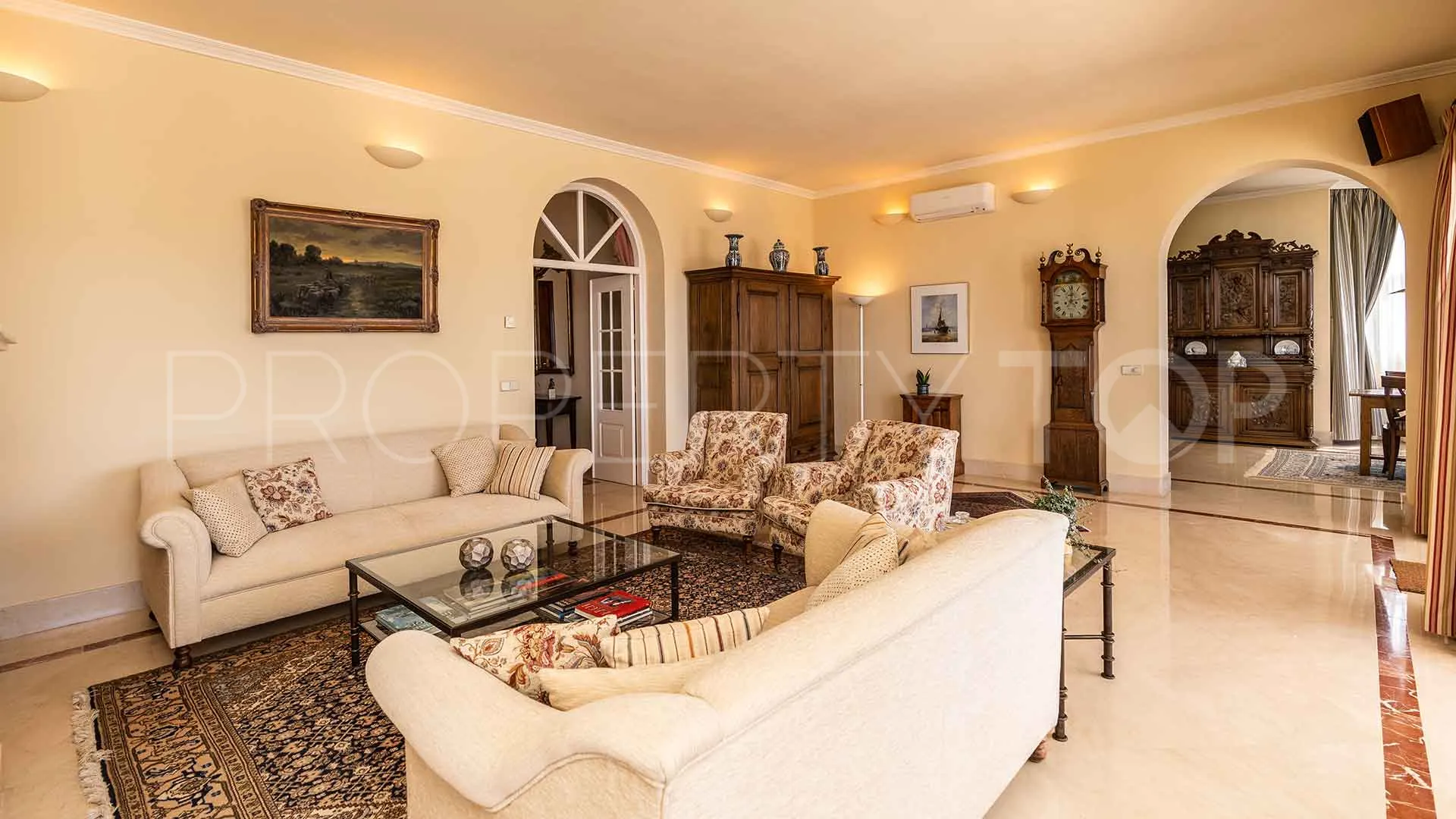 Villa for sale in Sierra Blanca with 5 bedrooms
