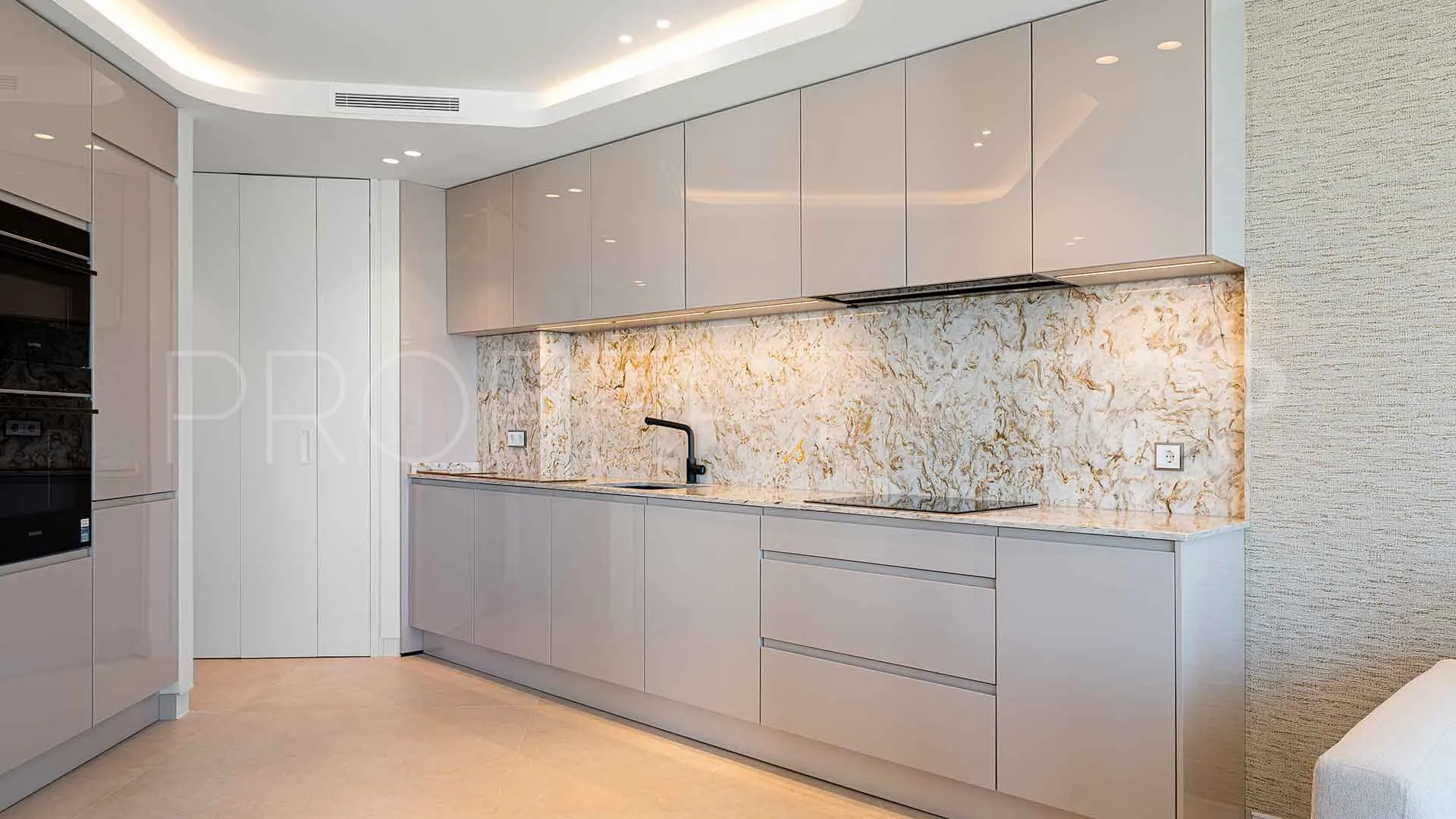 3 bedrooms apartment in Marbella House for sale