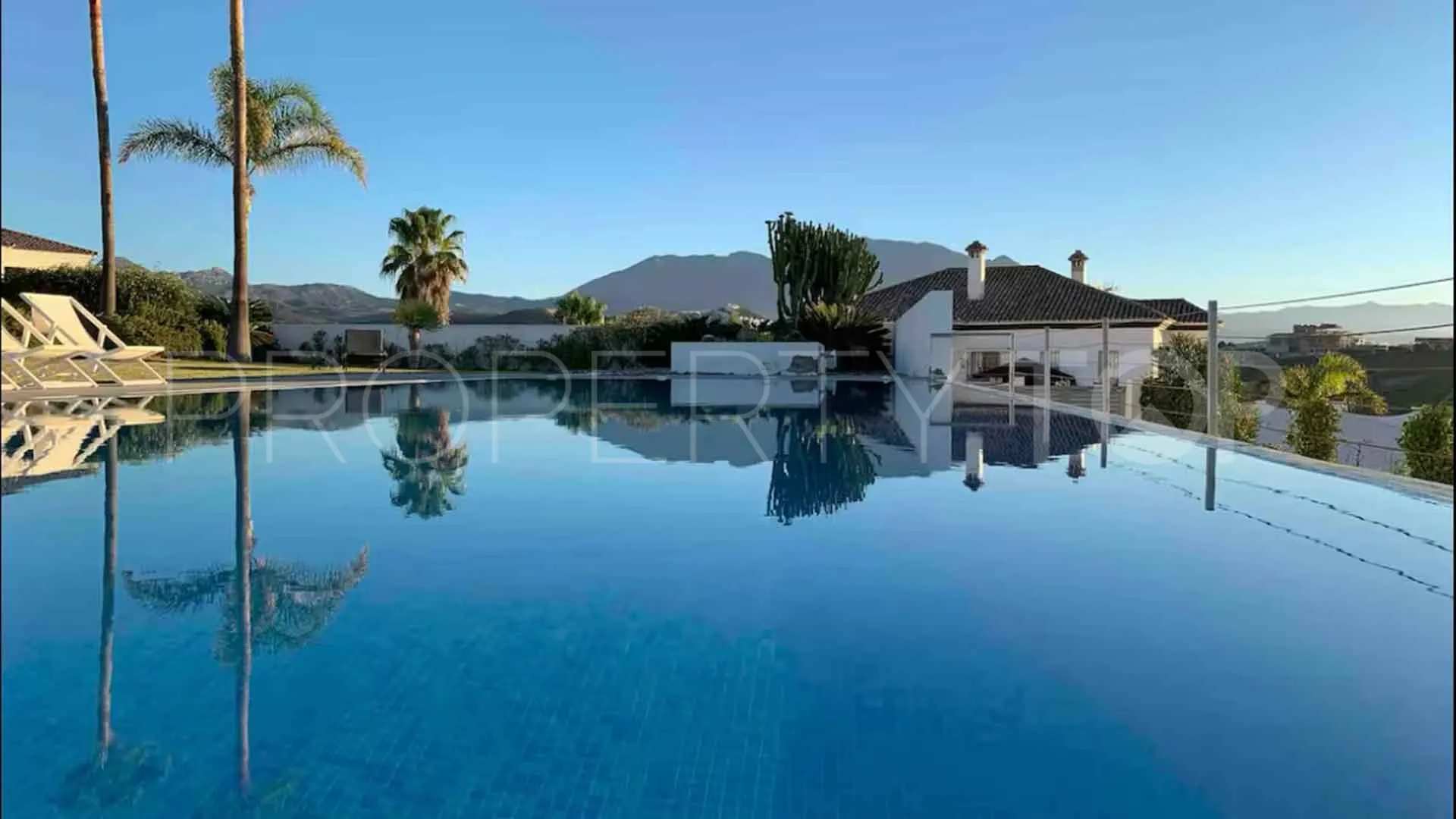 6 bedrooms Manilva villa for sale