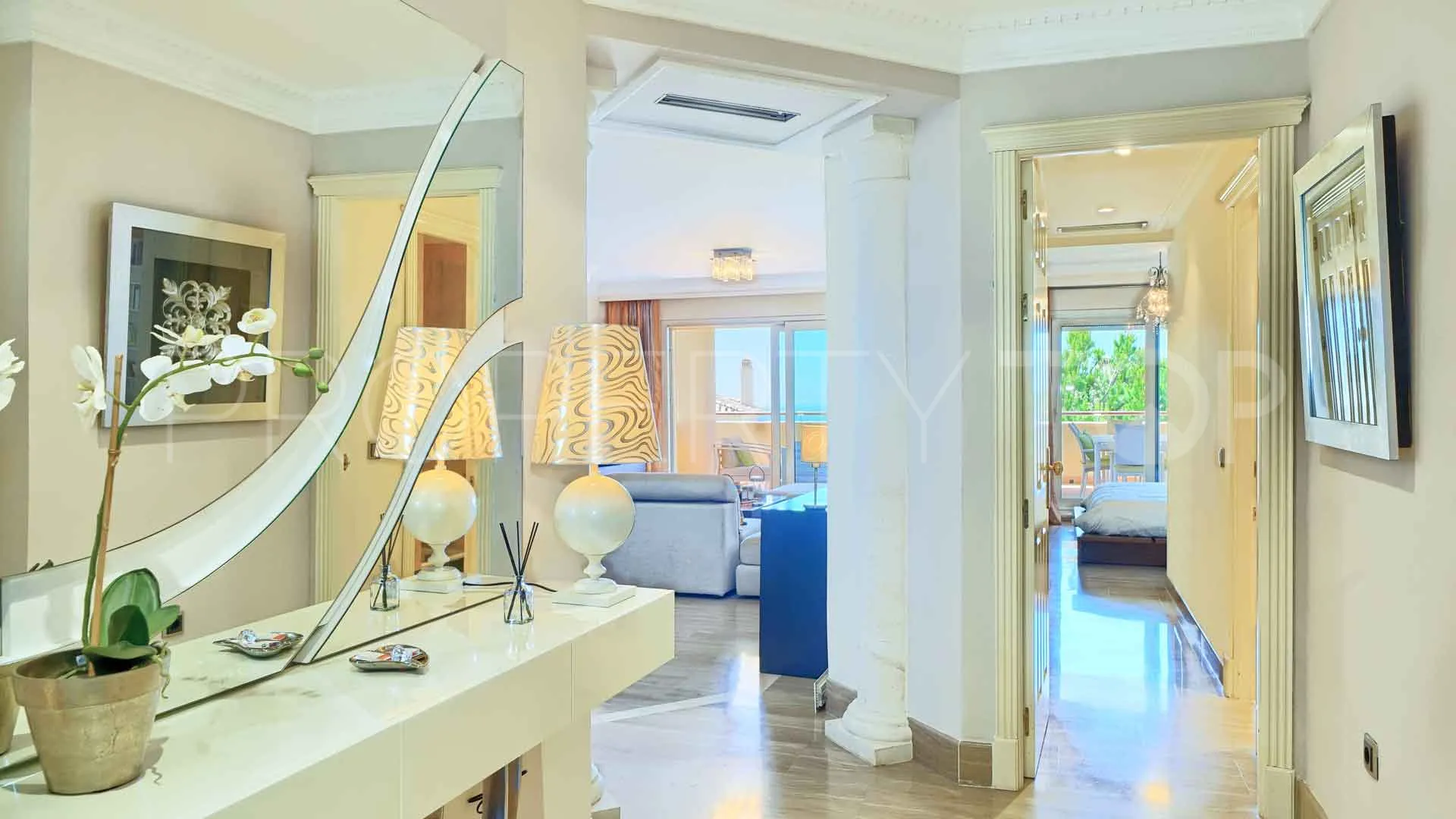 Se vende apartamento en Condado de Sierra Blanca de 3 dormitorios