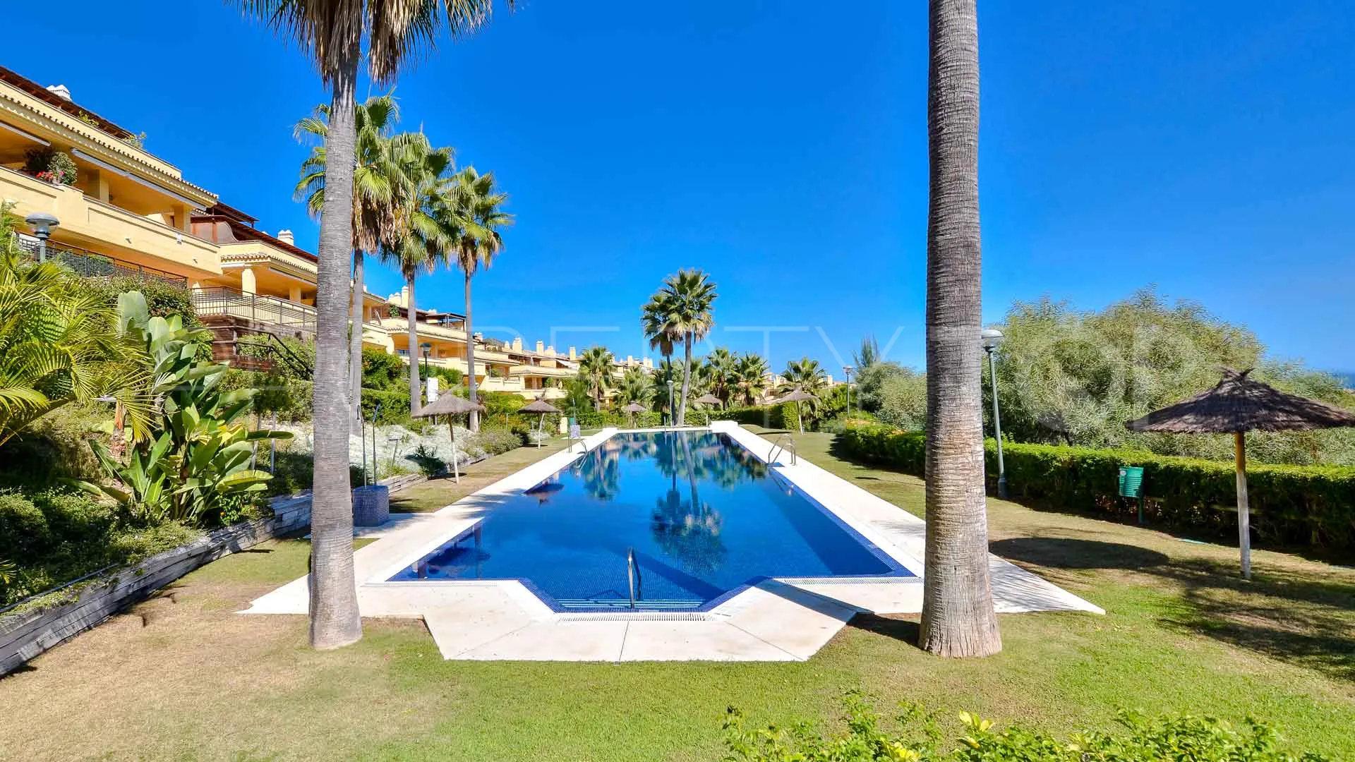Se vende apartamento en Condado de Sierra Blanca de 3 dormitorios