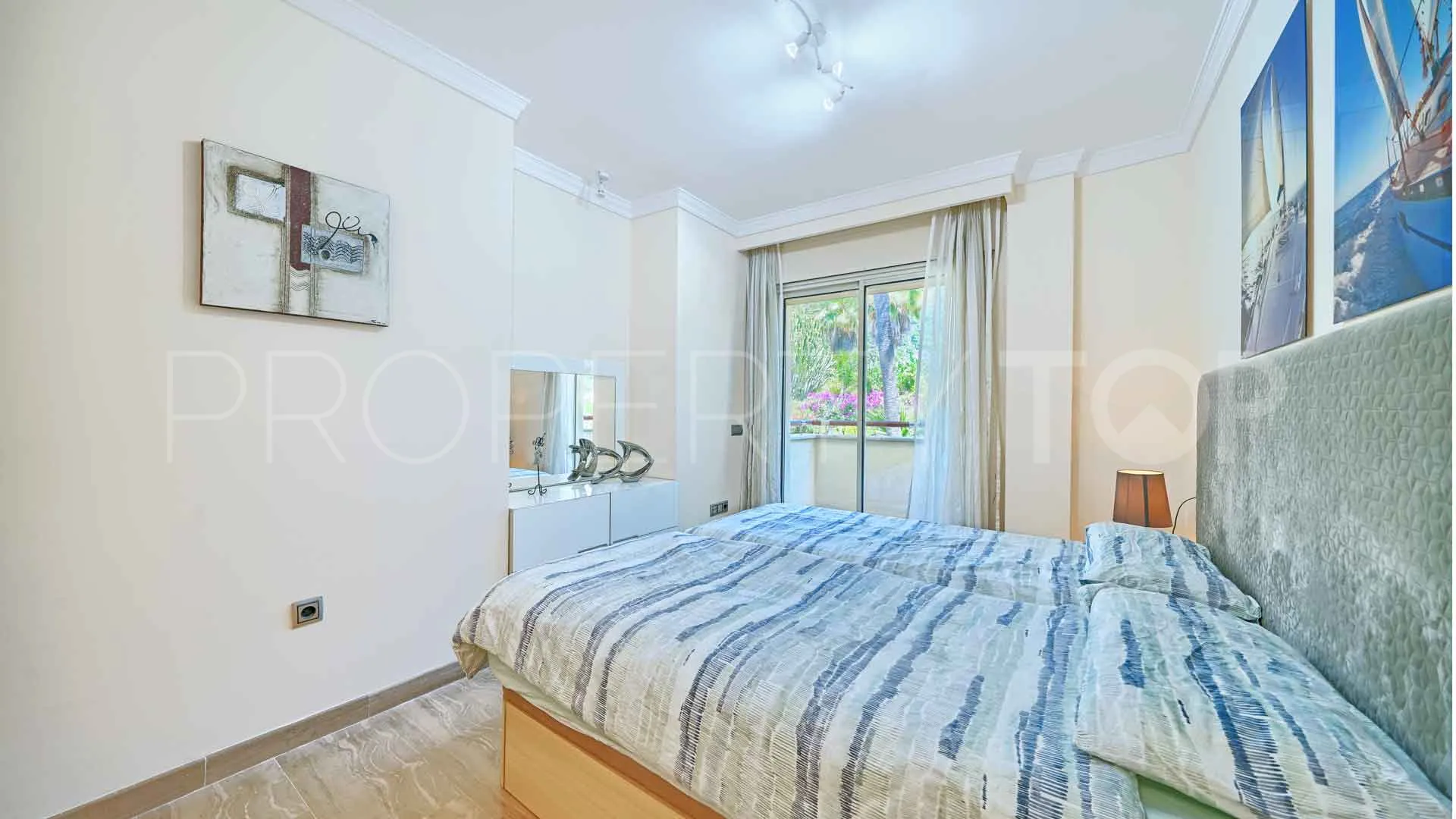 Se vende apartamento en Condado de Sierra Blanca de 3 dormitorios