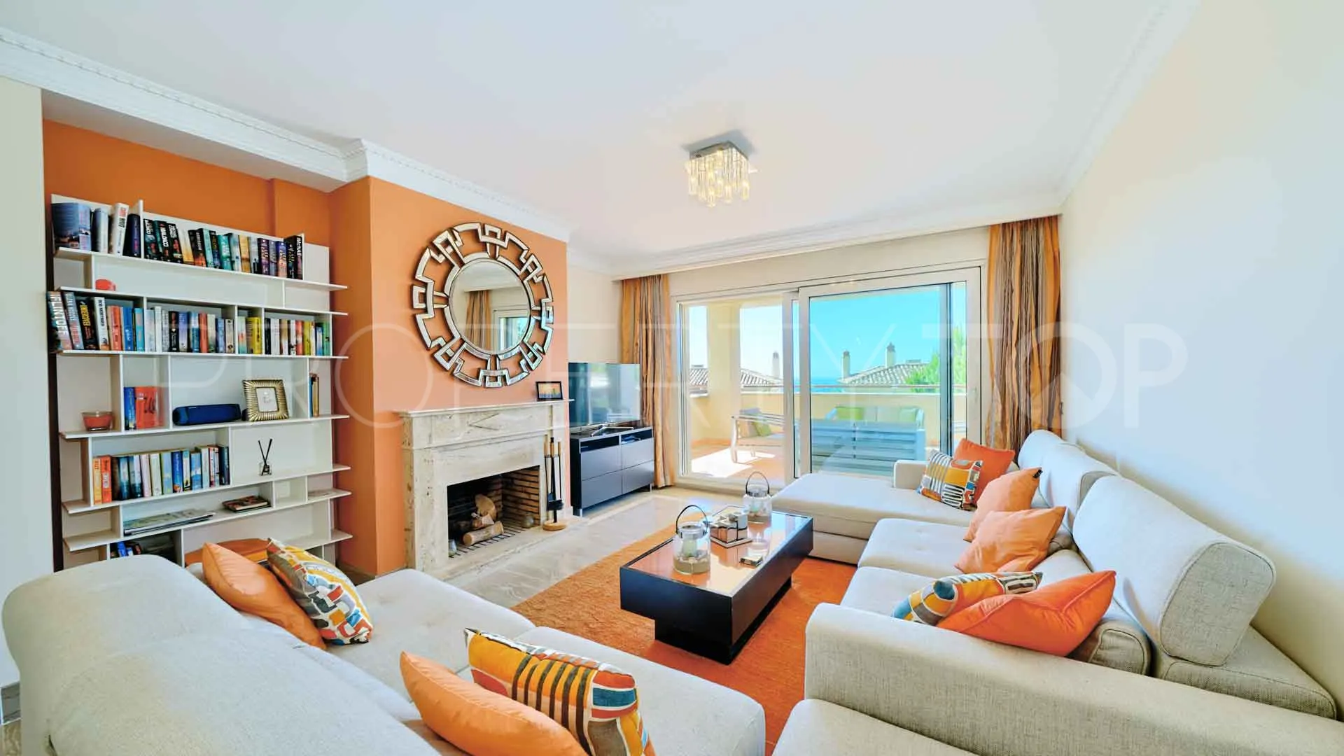 Se vende apartamento en Condado de Sierra Blanca de 3 dormitorios