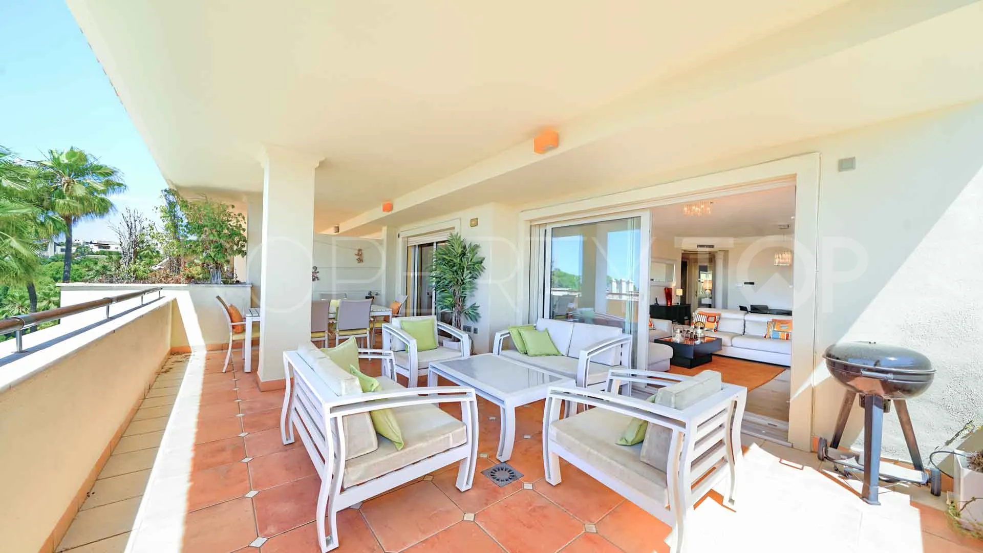 Se vende apartamento en Condado de Sierra Blanca de 3 dormitorios