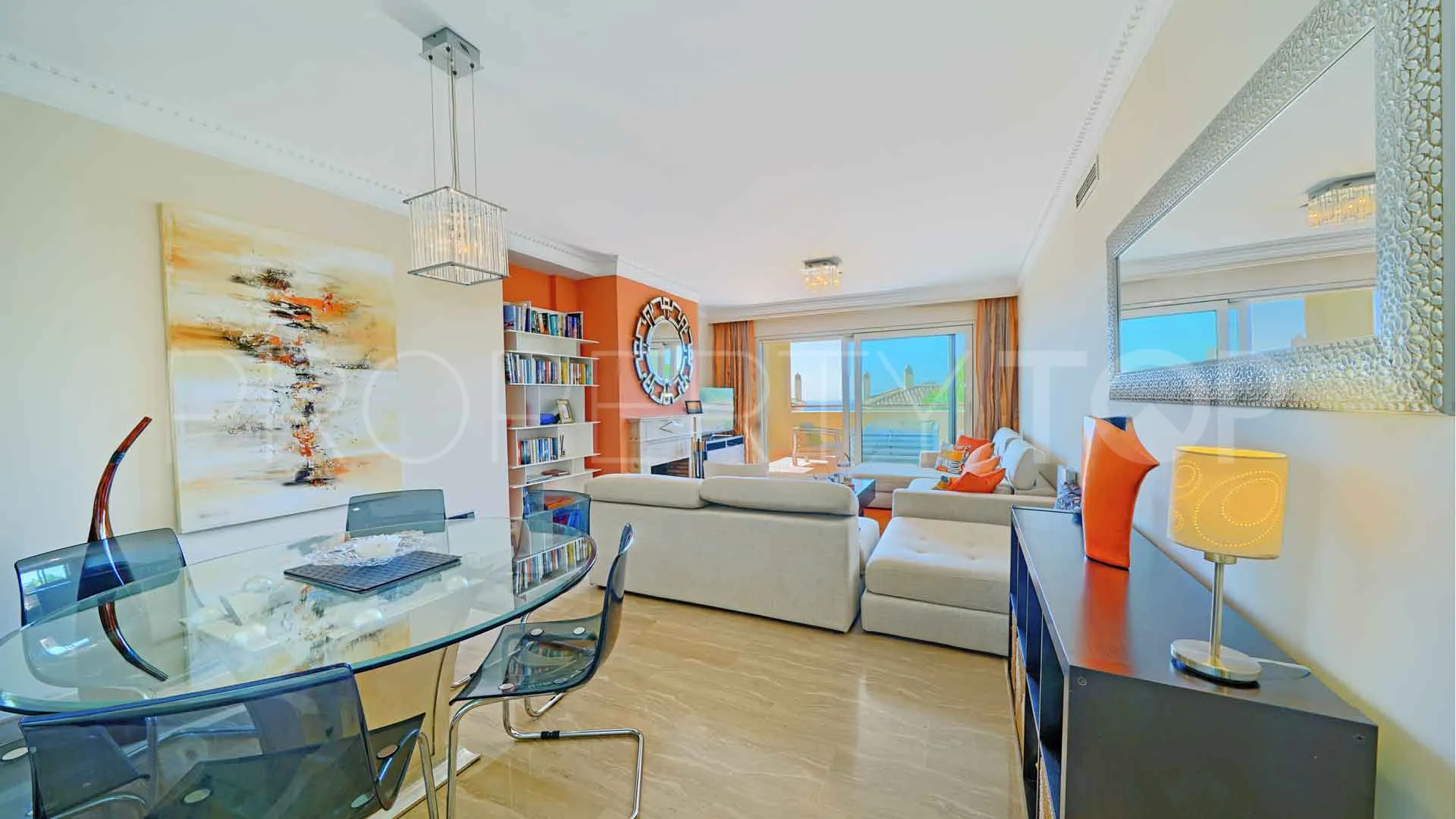 Se vende apartamento en Condado de Sierra Blanca de 3 dormitorios