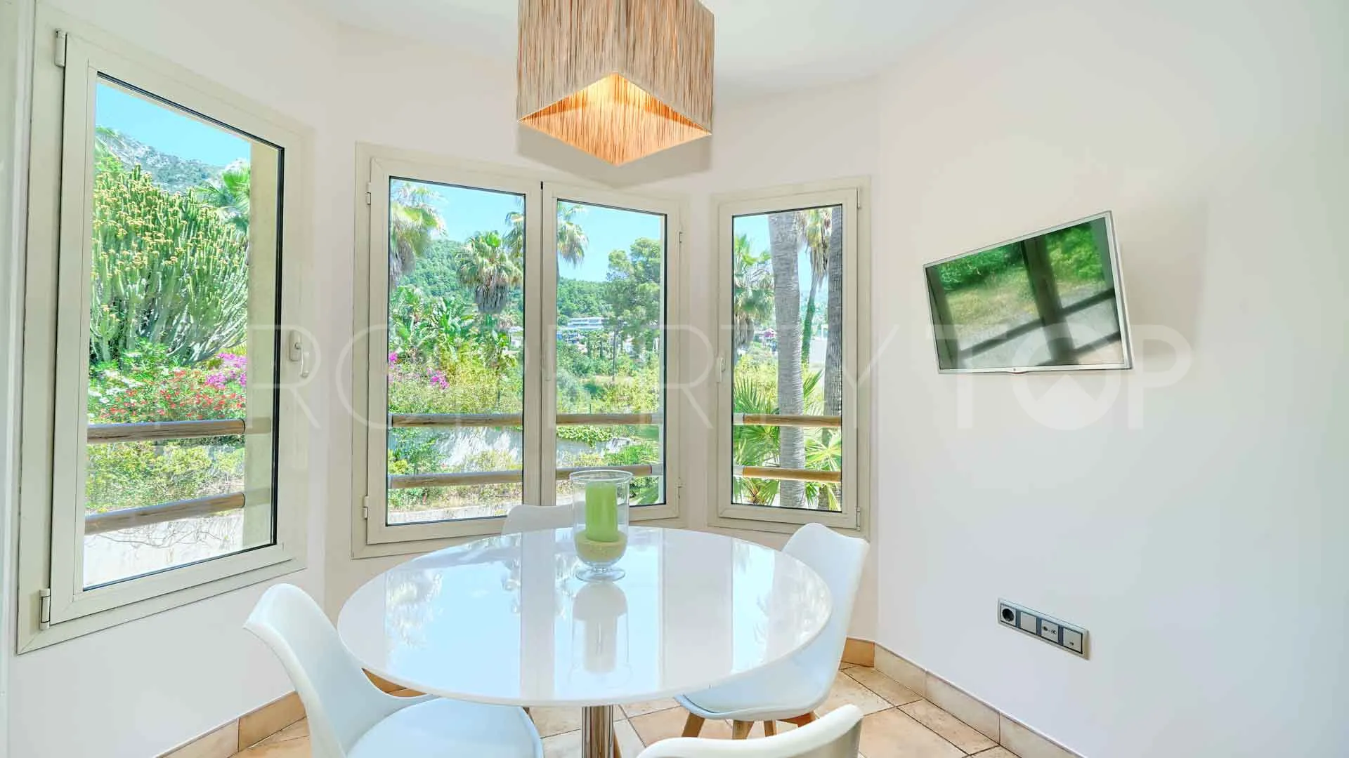 Se vende apartamento en Condado de Sierra Blanca de 3 dormitorios