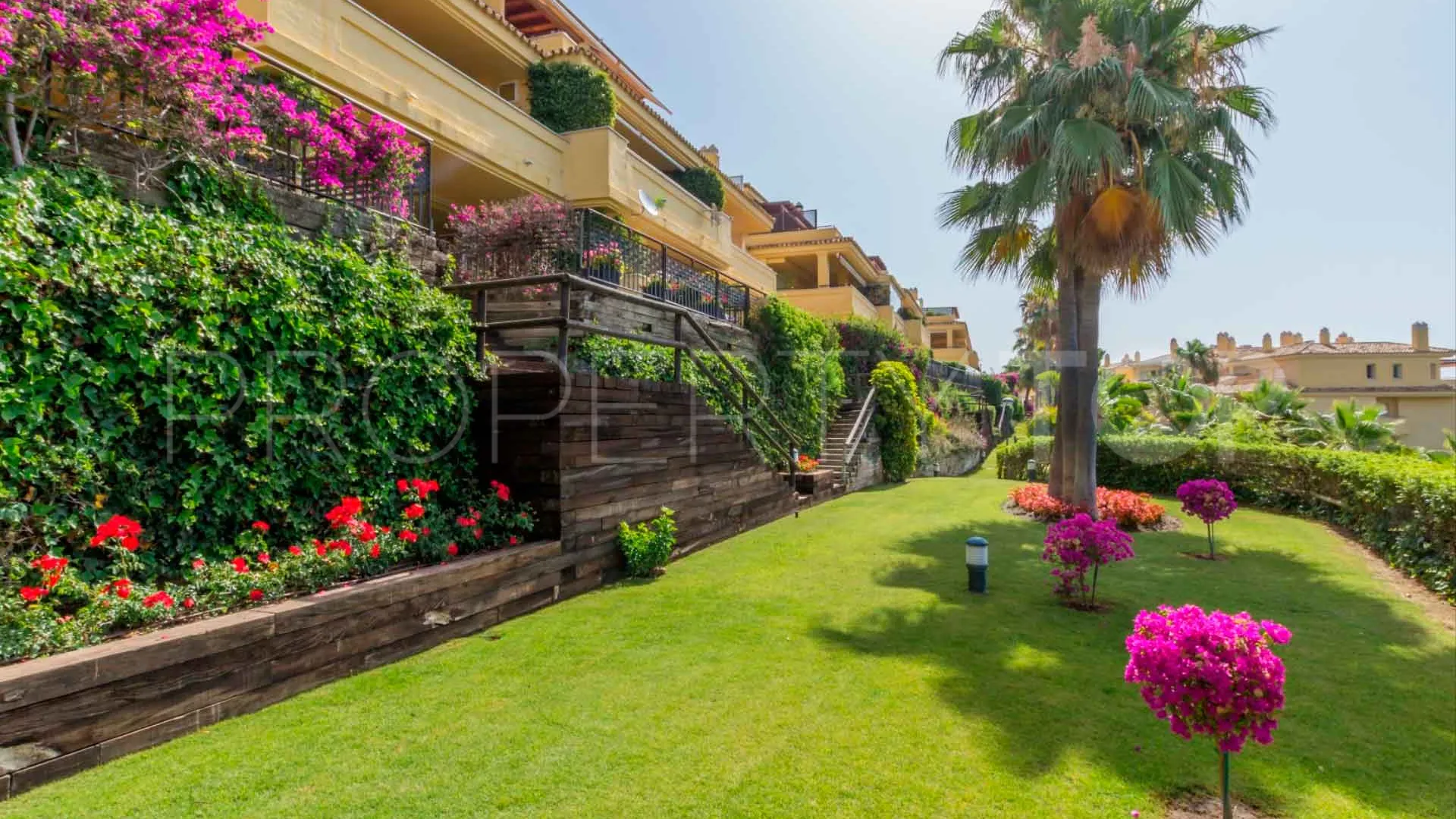 Se vende apartamento en Condado de Sierra Blanca de 3 dormitorios