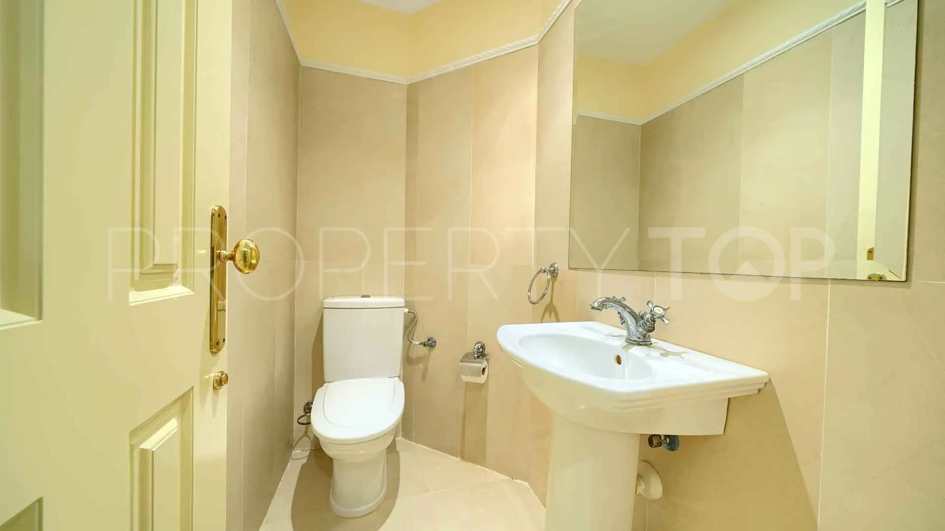 Se vende apartamento en Condado de Sierra Blanca de 3 dormitorios