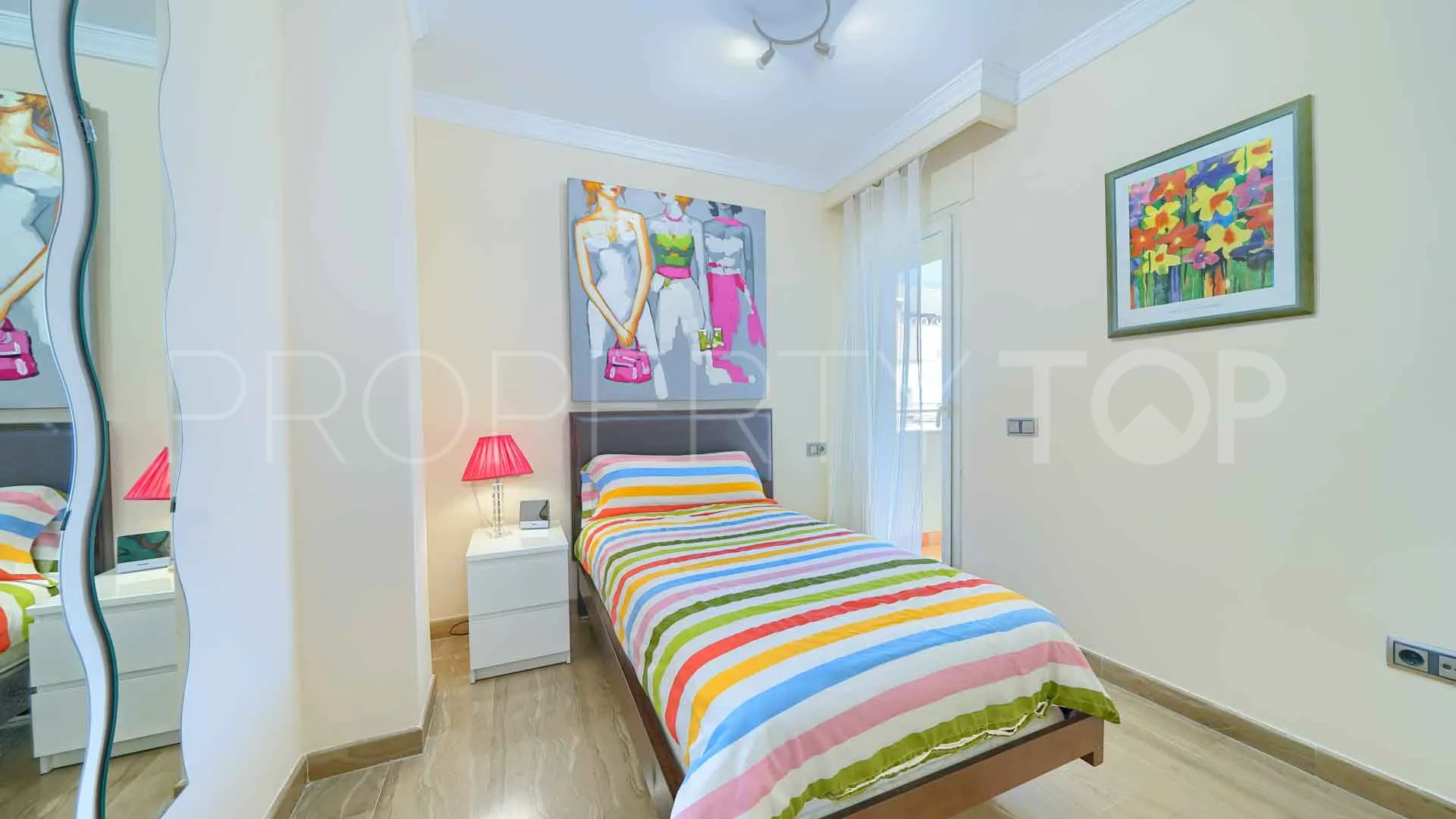 Se vende apartamento en Condado de Sierra Blanca de 3 dormitorios