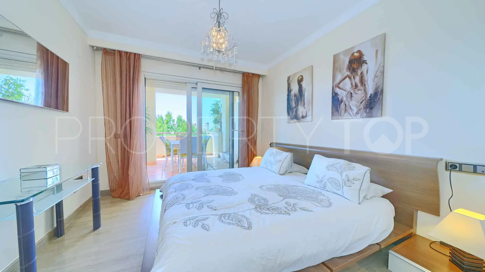Se vende apartamento en Condado de Sierra Blanca de 3 dormitorios