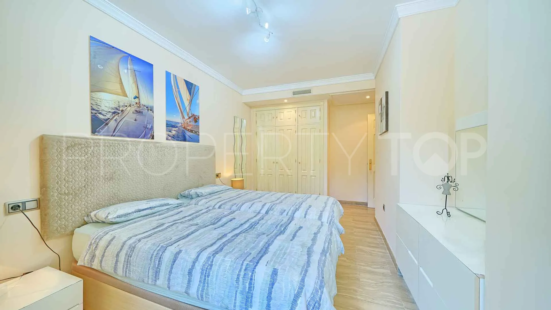 Se vende apartamento en Condado de Sierra Blanca de 3 dormitorios