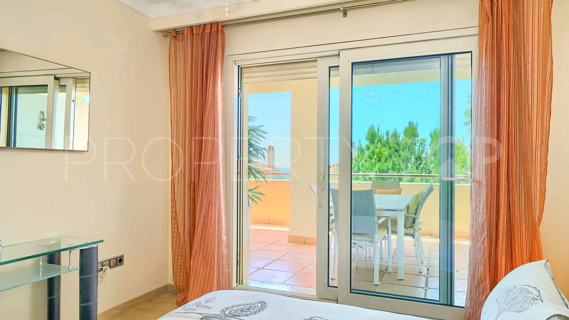 Se vende apartamento en Condado de Sierra Blanca de 3 dormitorios