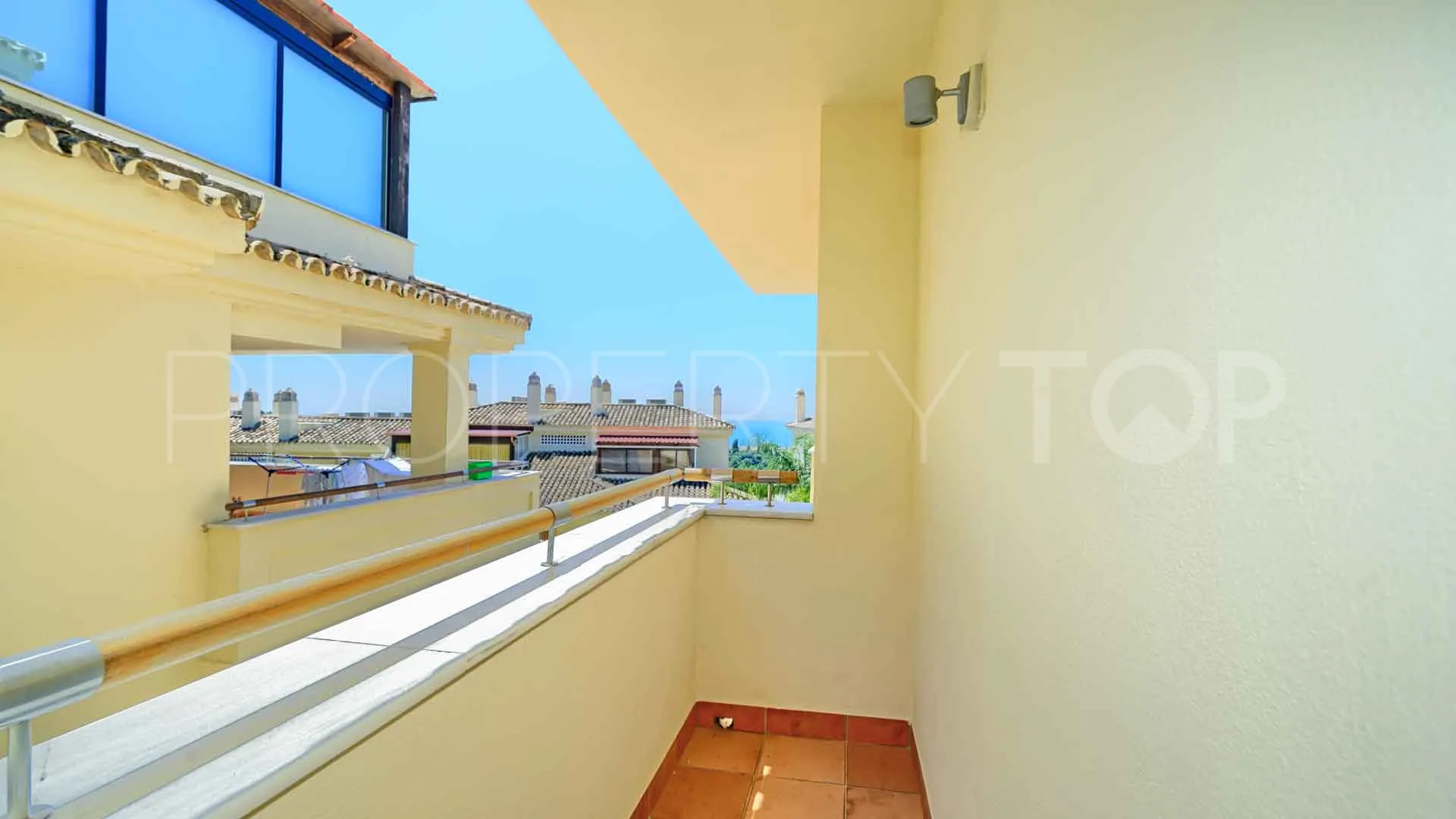 Se vende apartamento en Condado de Sierra Blanca de 3 dormitorios