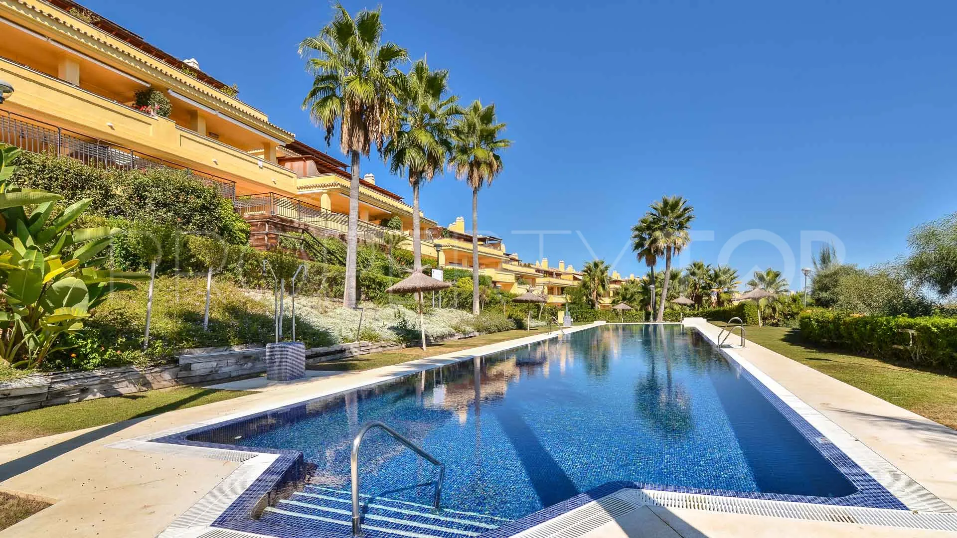 Se vende apartamento en Condado de Sierra Blanca de 3 dormitorios