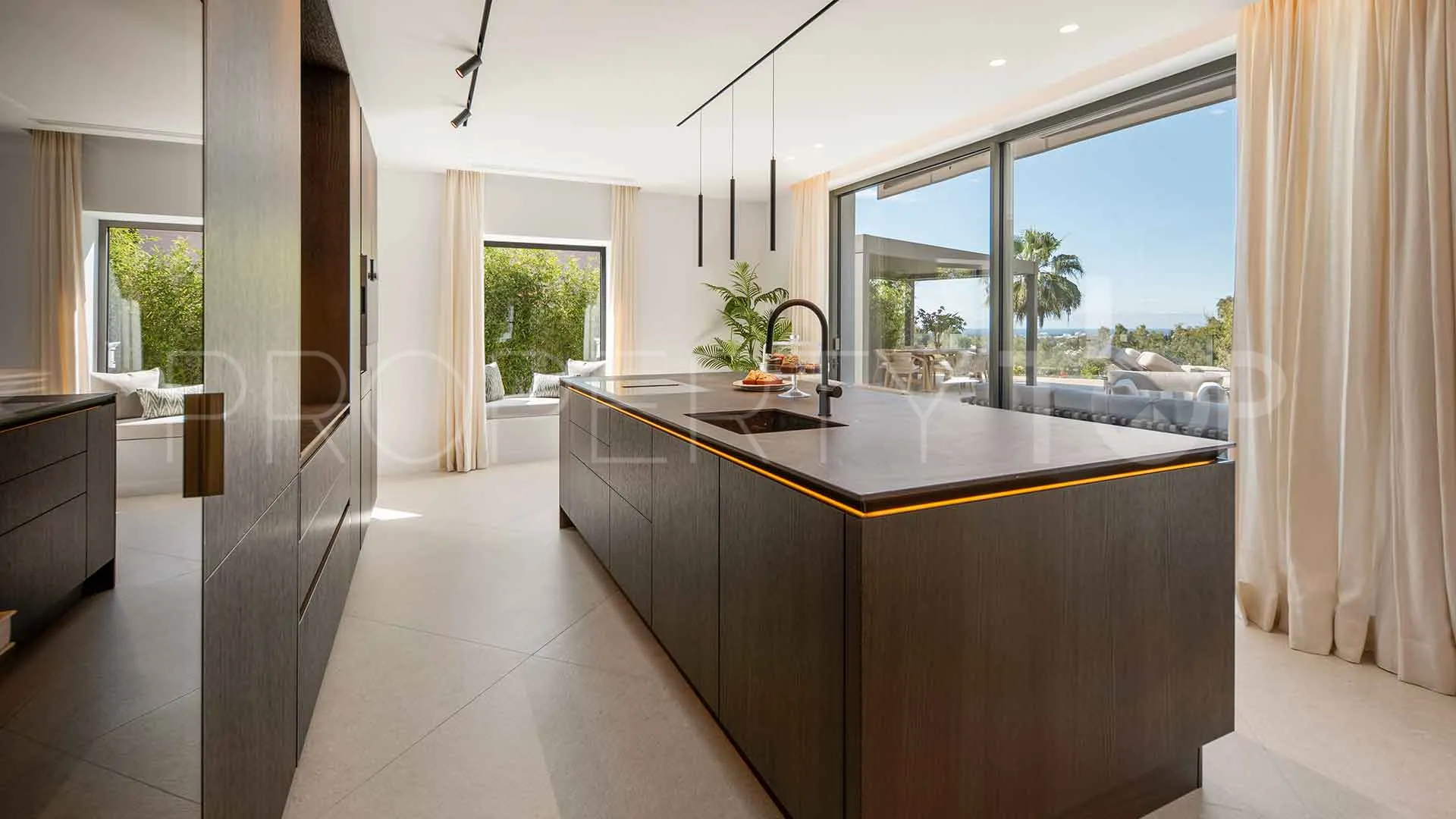 Benahavis villa for sale