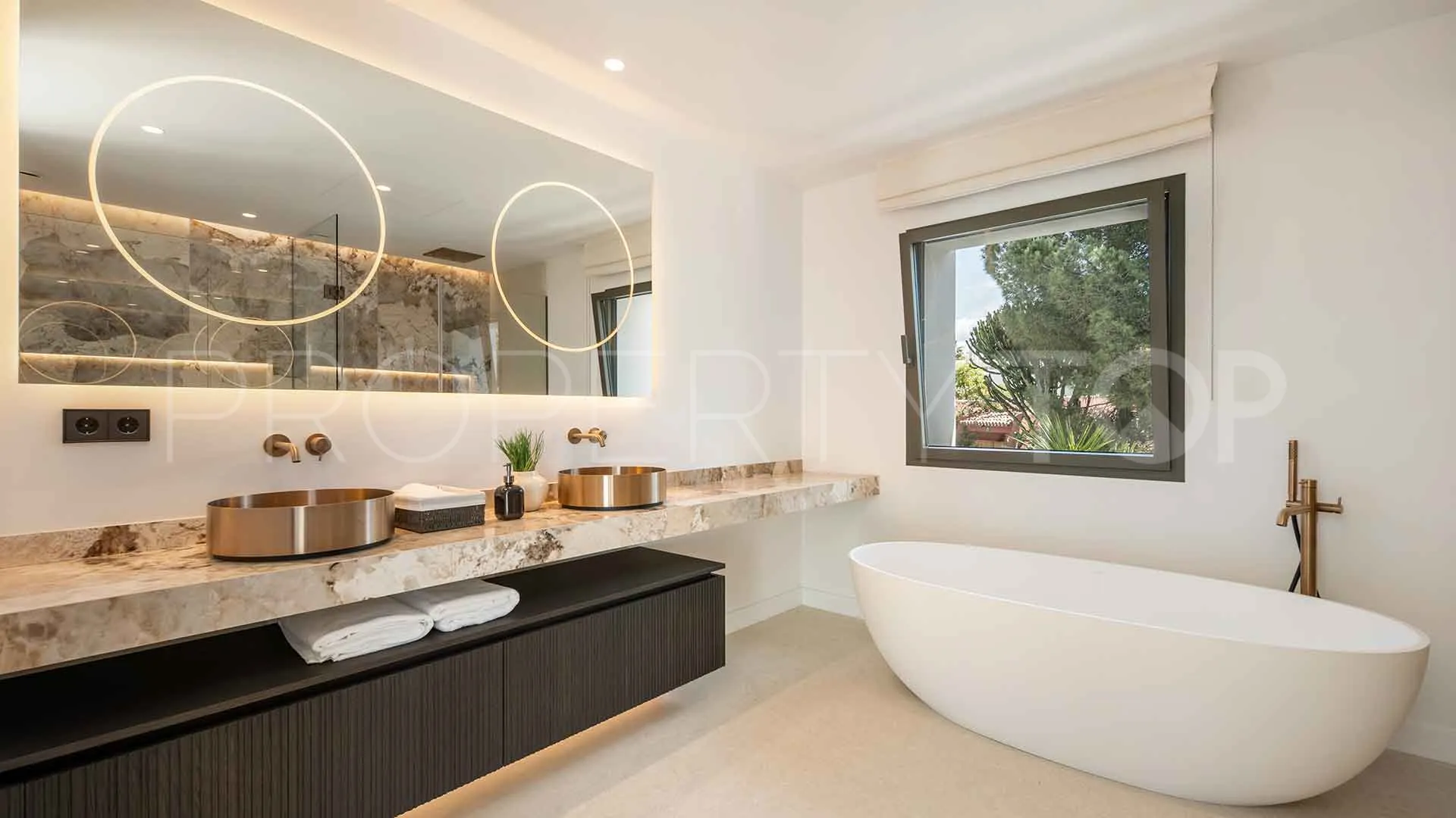 Benahavis villa for sale