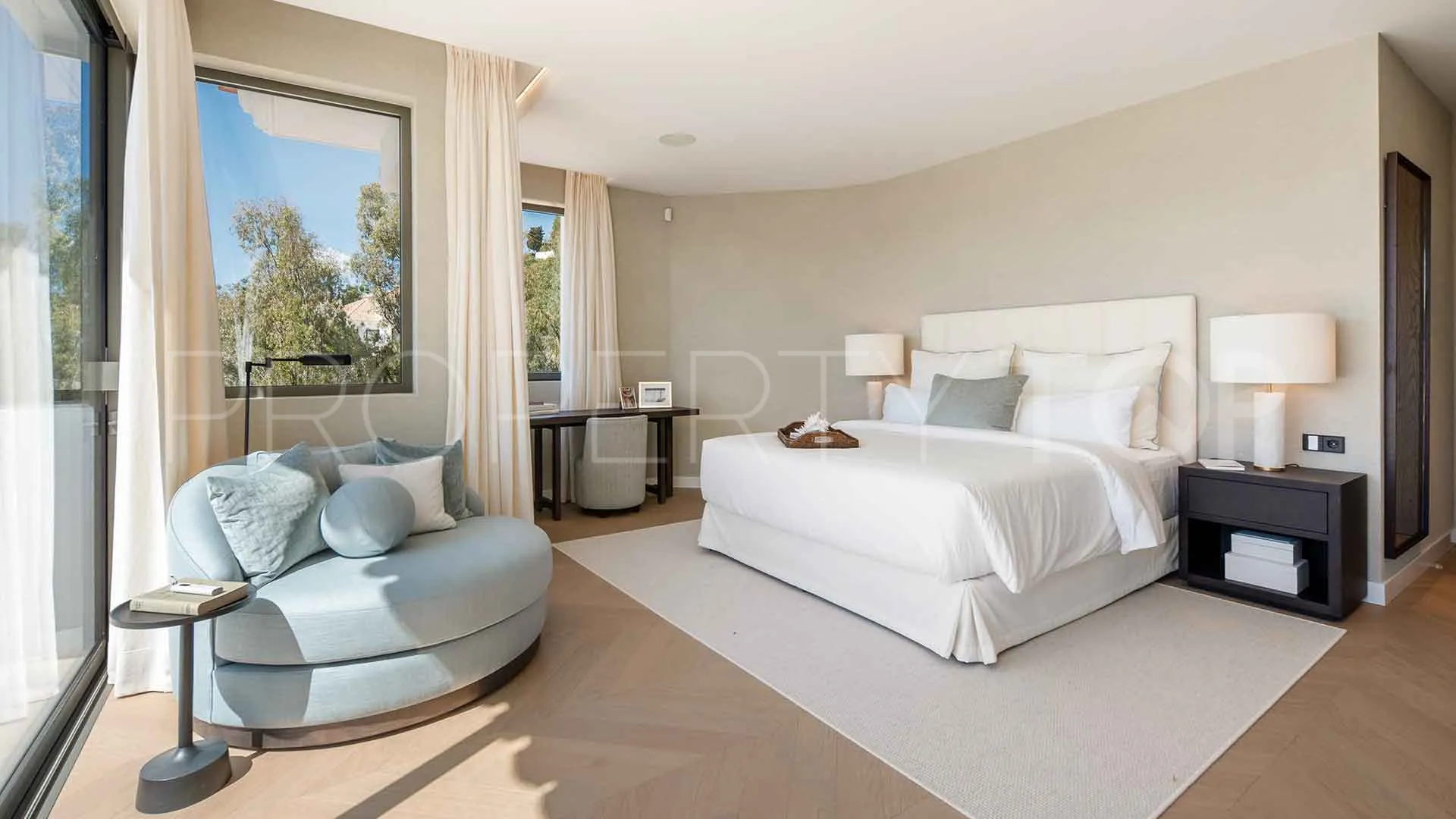 Benahavis villa for sale