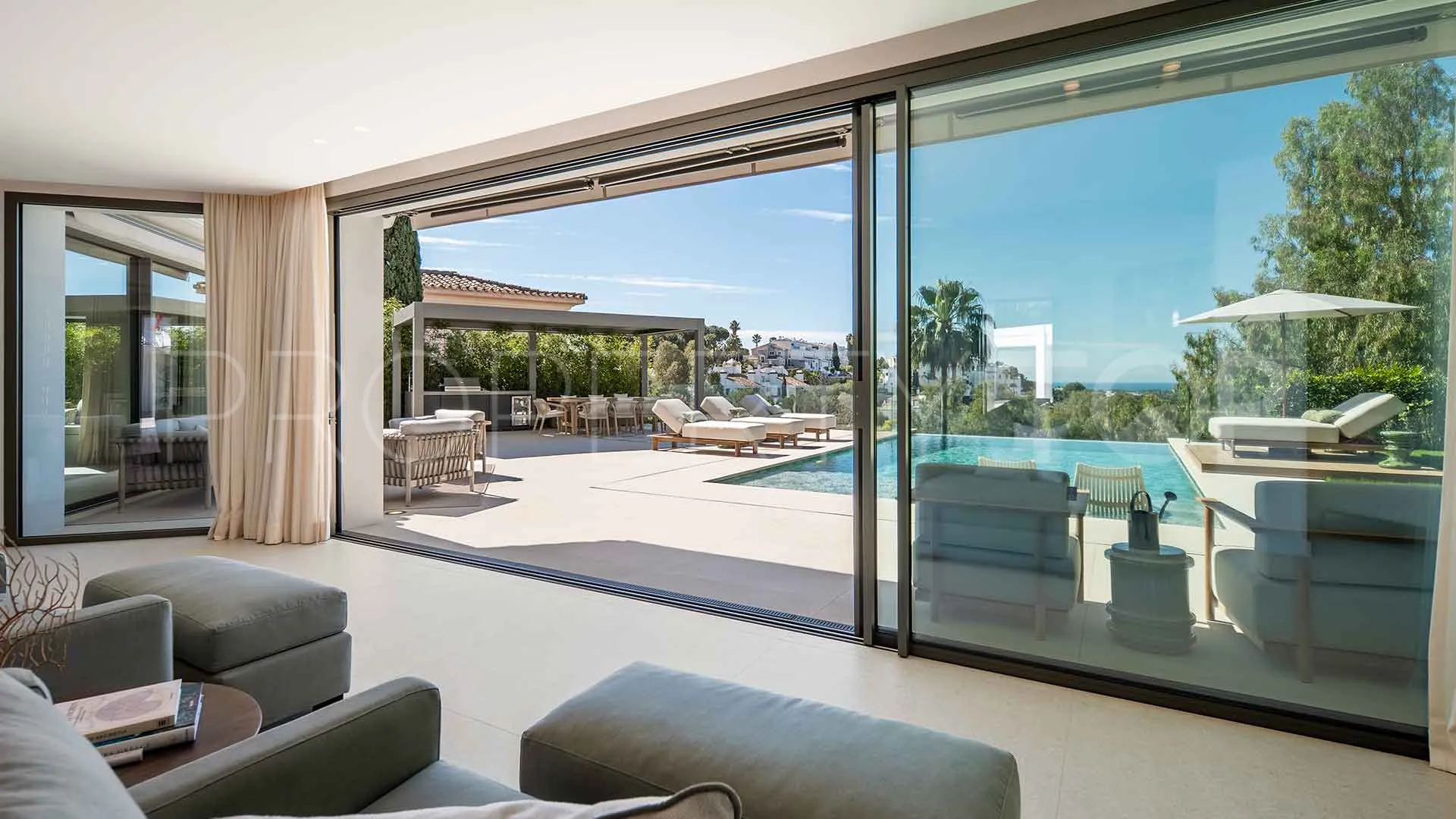 Benahavis villa for sale