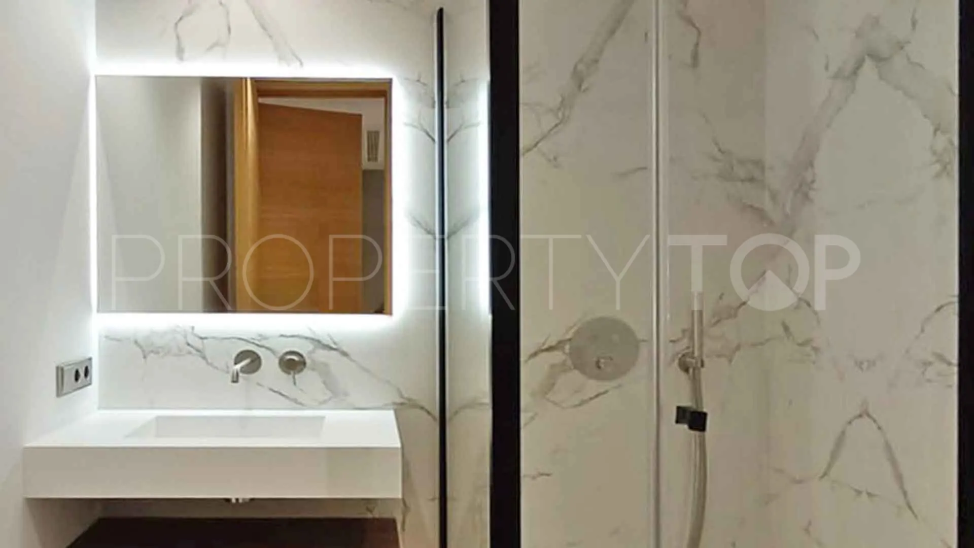 For sale apartment in Marbella - Puerto Banus with 4 bedrooms