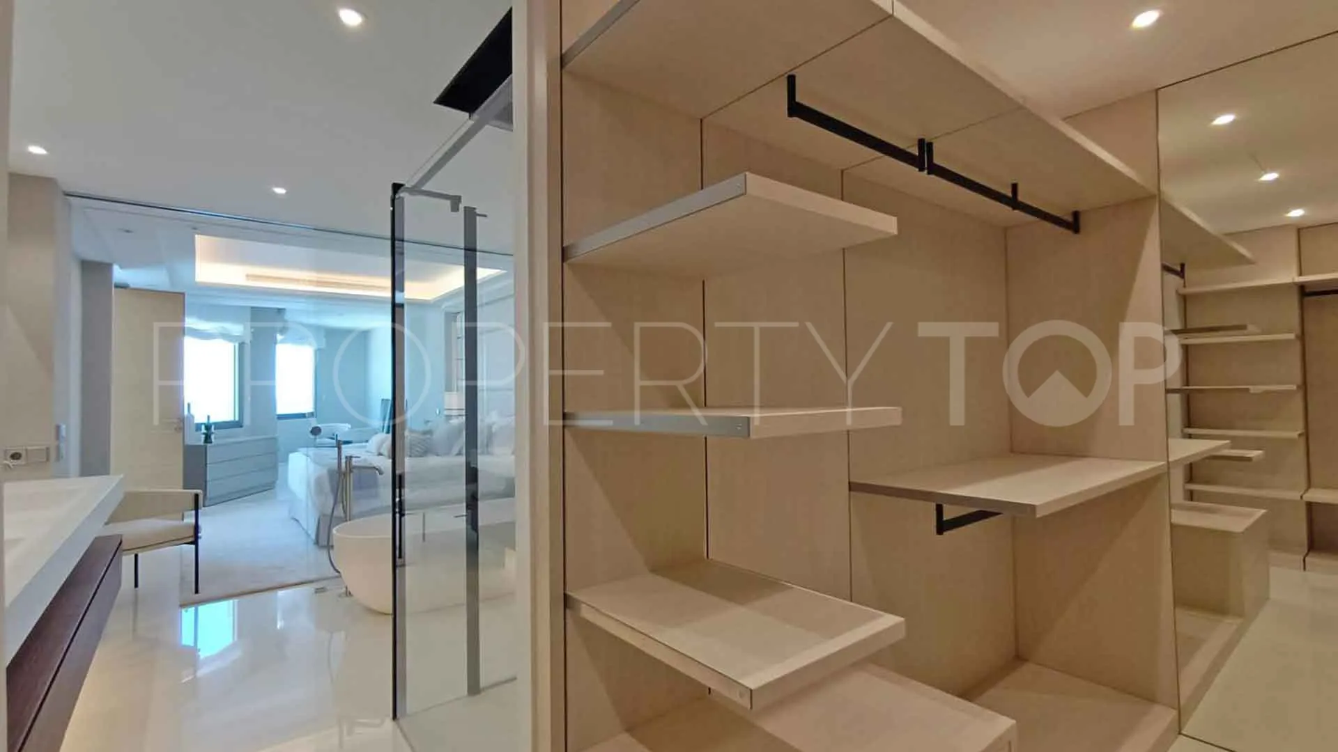 For sale apartment in Marbella - Puerto Banus with 4 bedrooms