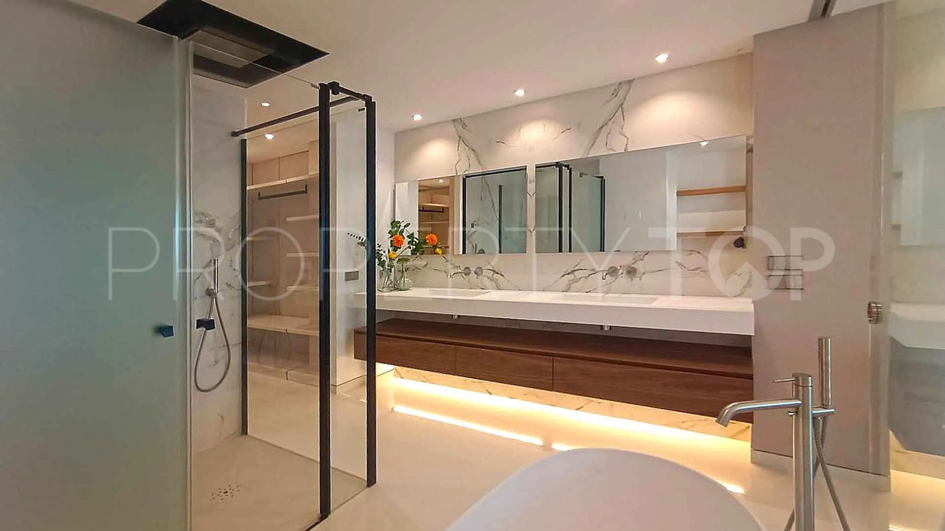For sale apartment in Marbella - Puerto Banus with 4 bedrooms