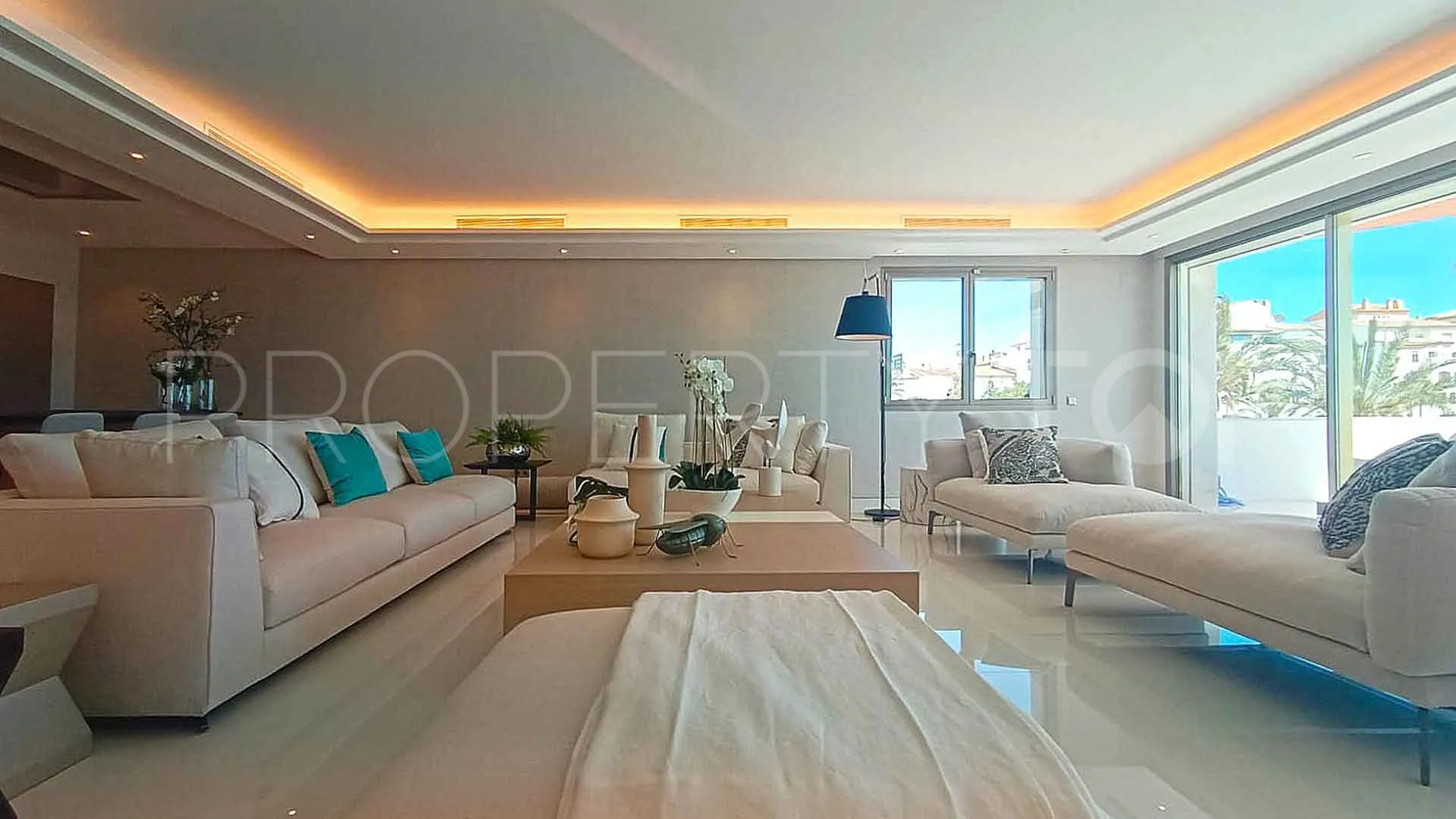For sale apartment in Marbella - Puerto Banus with 4 bedrooms