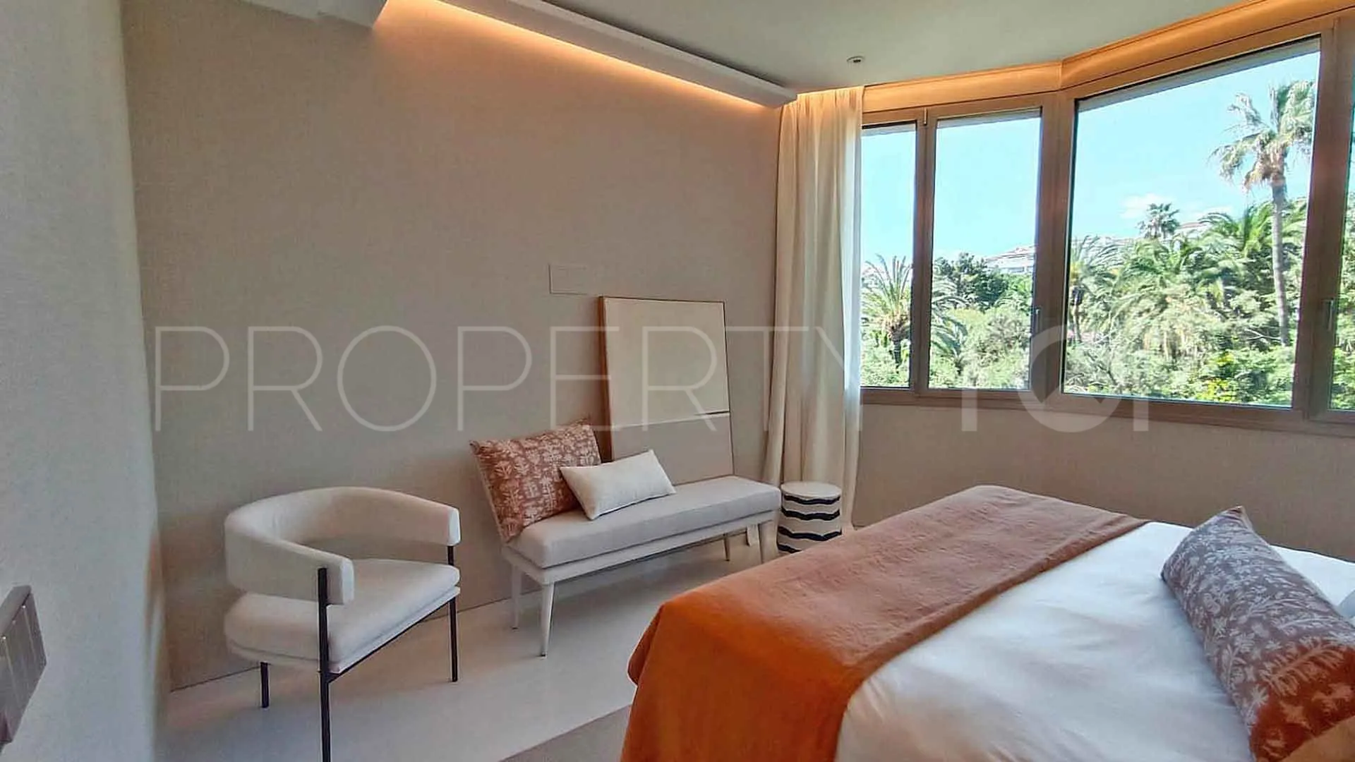 For sale apartment in Marbella - Puerto Banus with 4 bedrooms