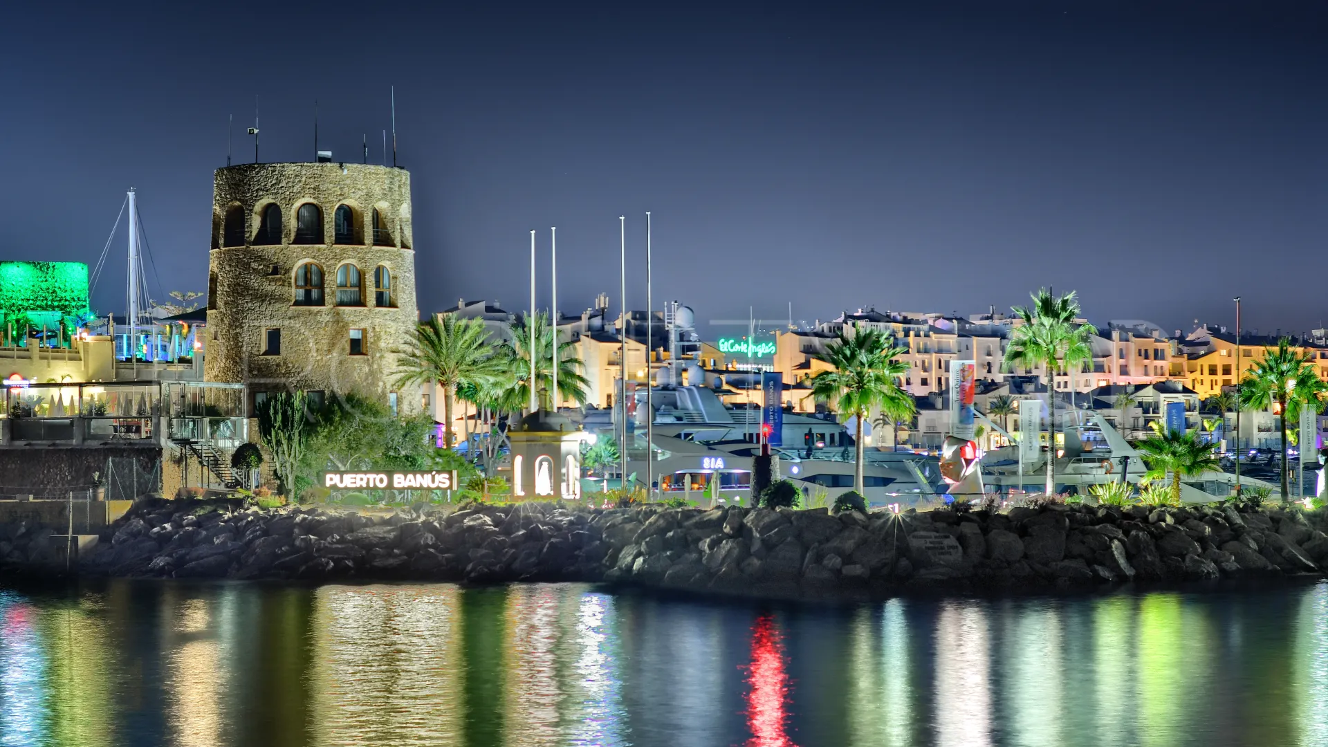 For sale apartment in Marbella - Puerto Banus with 4 bedrooms