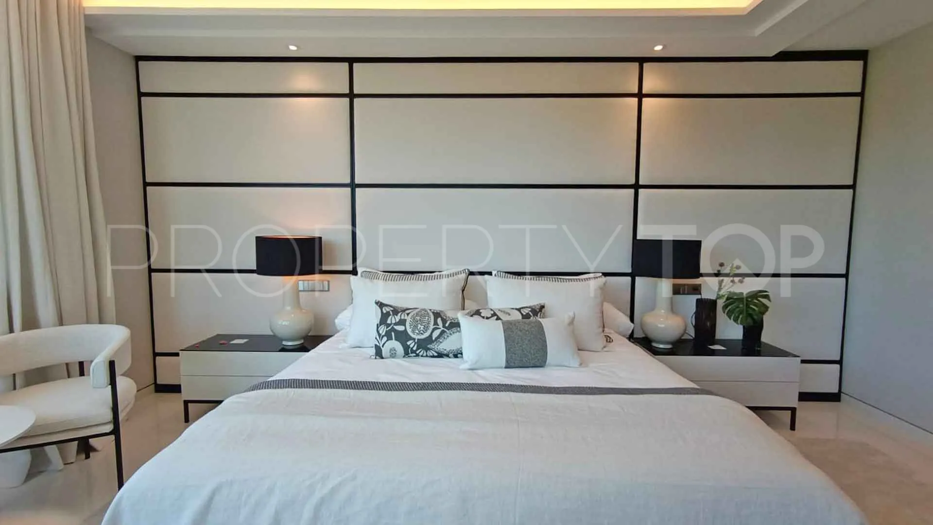 For sale apartment in Marbella - Puerto Banus with 4 bedrooms