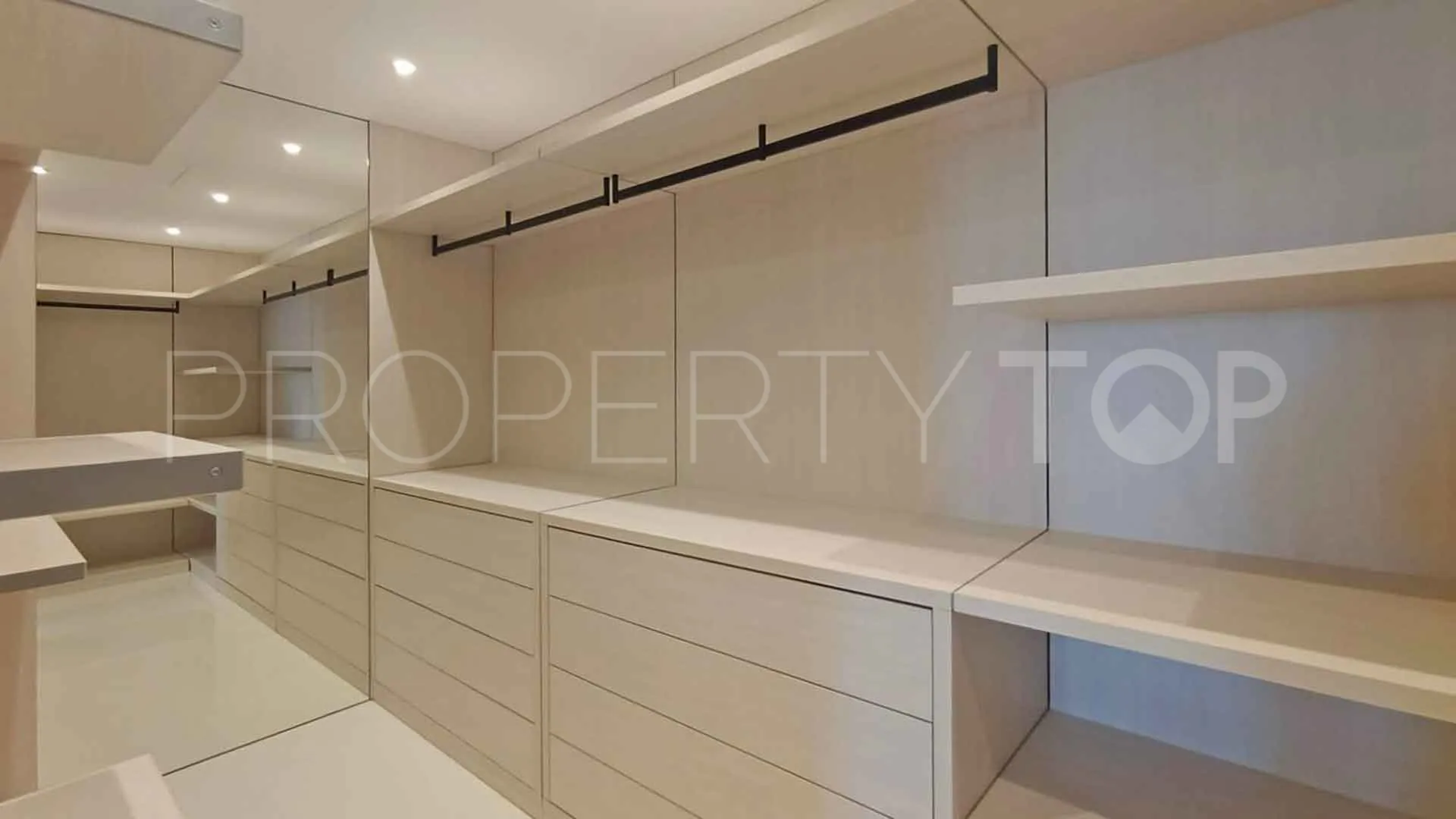 For sale apartment in Marbella - Puerto Banus with 4 bedrooms