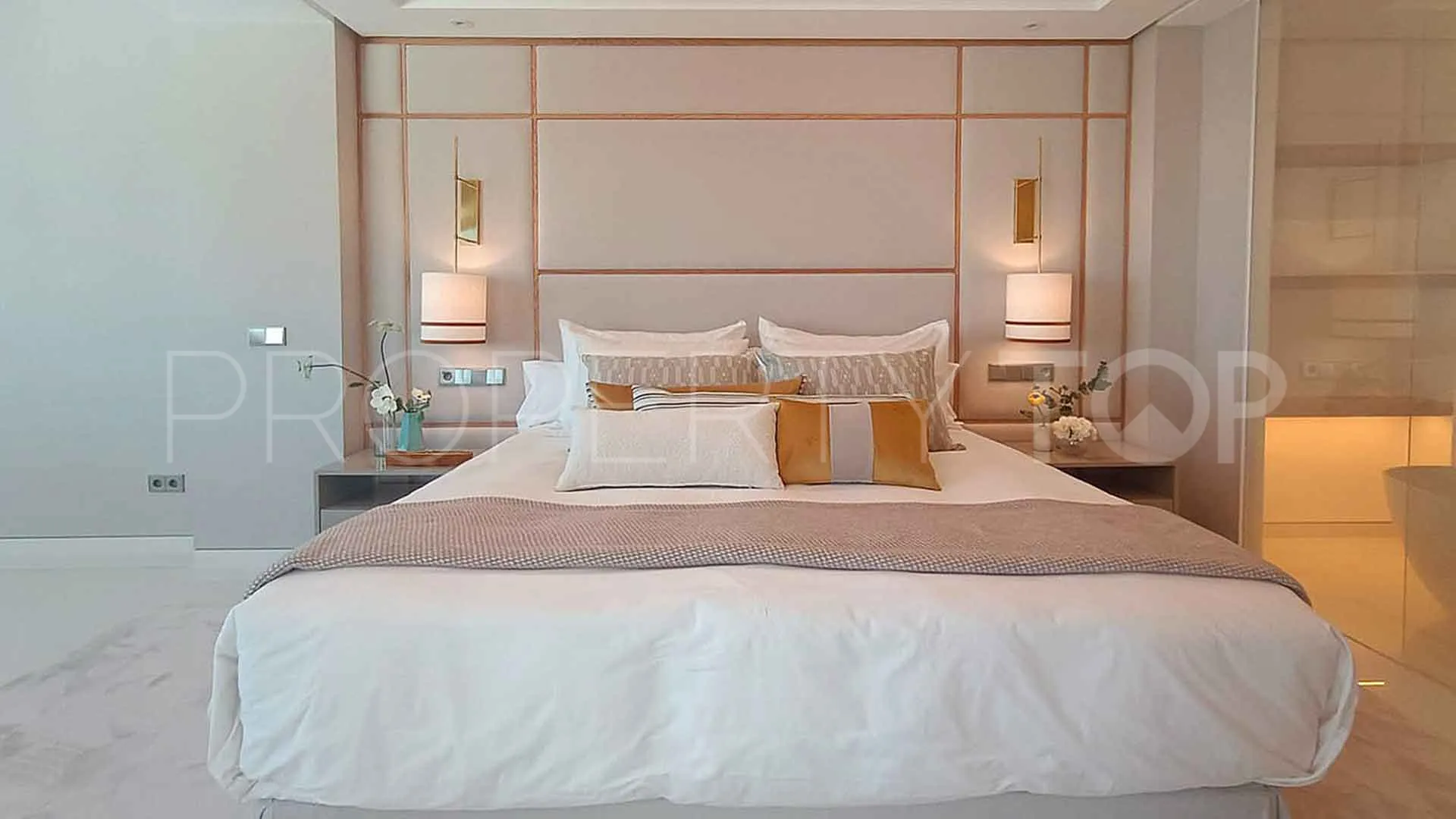 For sale apartment in Marbella - Puerto Banus with 4 bedrooms