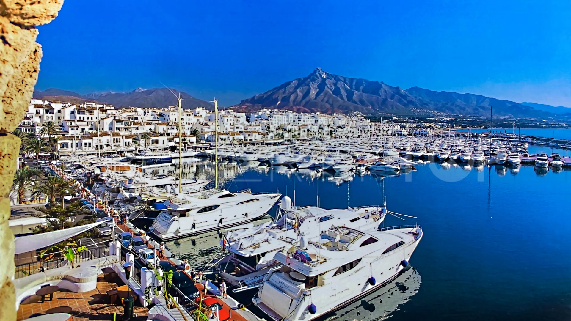 For sale apartment in Marbella - Puerto Banus with 4 bedrooms