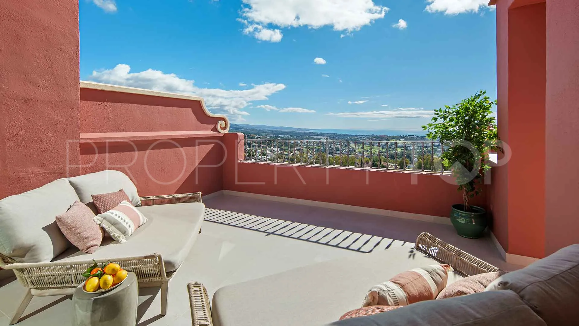 Penthouse for sale in Monte Halcones with 2 bedrooms