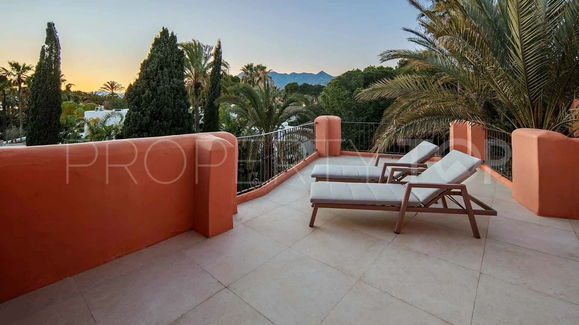 Buy penthouse in La Morera