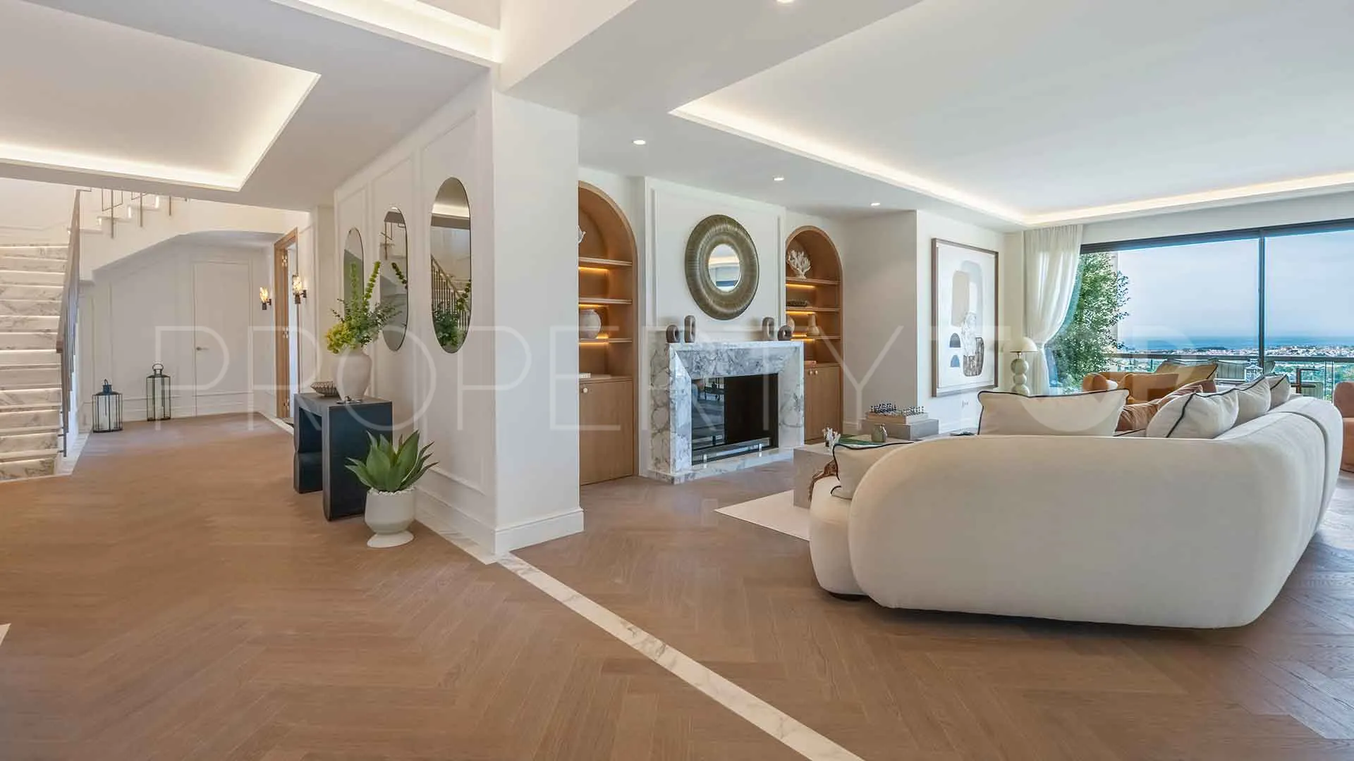 Ático de 5 dormitorios en venta en Nueva Andalucia