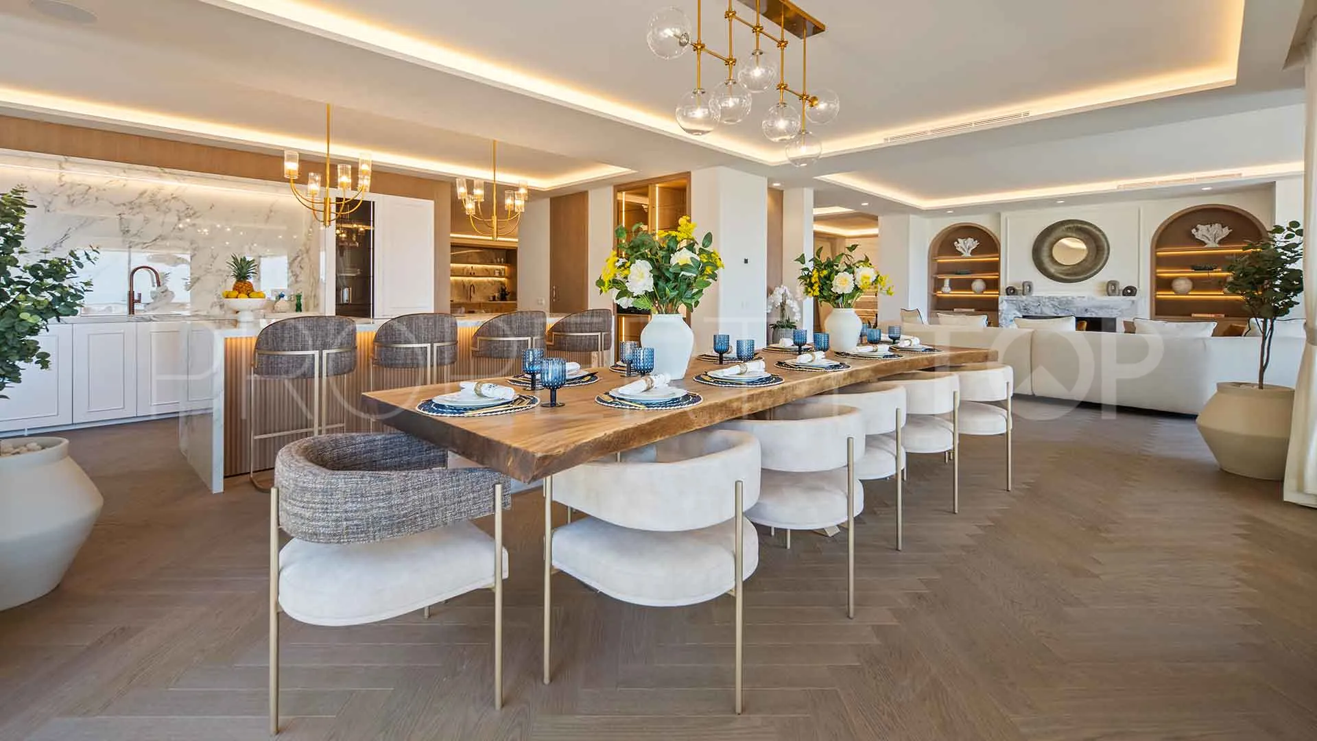 Ático de 5 dormitorios en venta en Nueva Andalucia