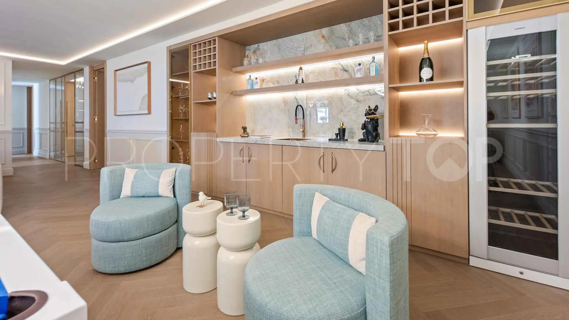 Ático de 5 dormitorios en venta en Nueva Andalucia