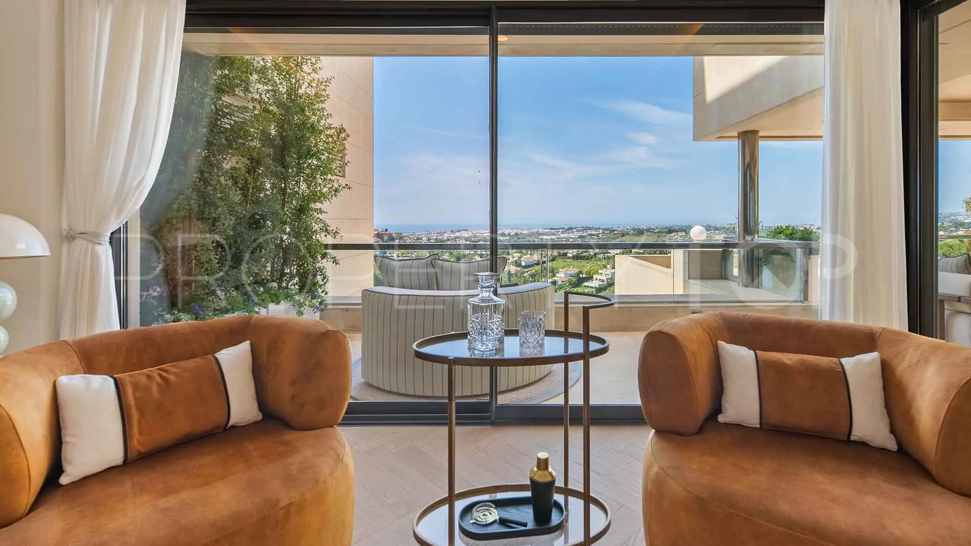 Ático de 5 dormitorios en venta en Nueva Andalucia