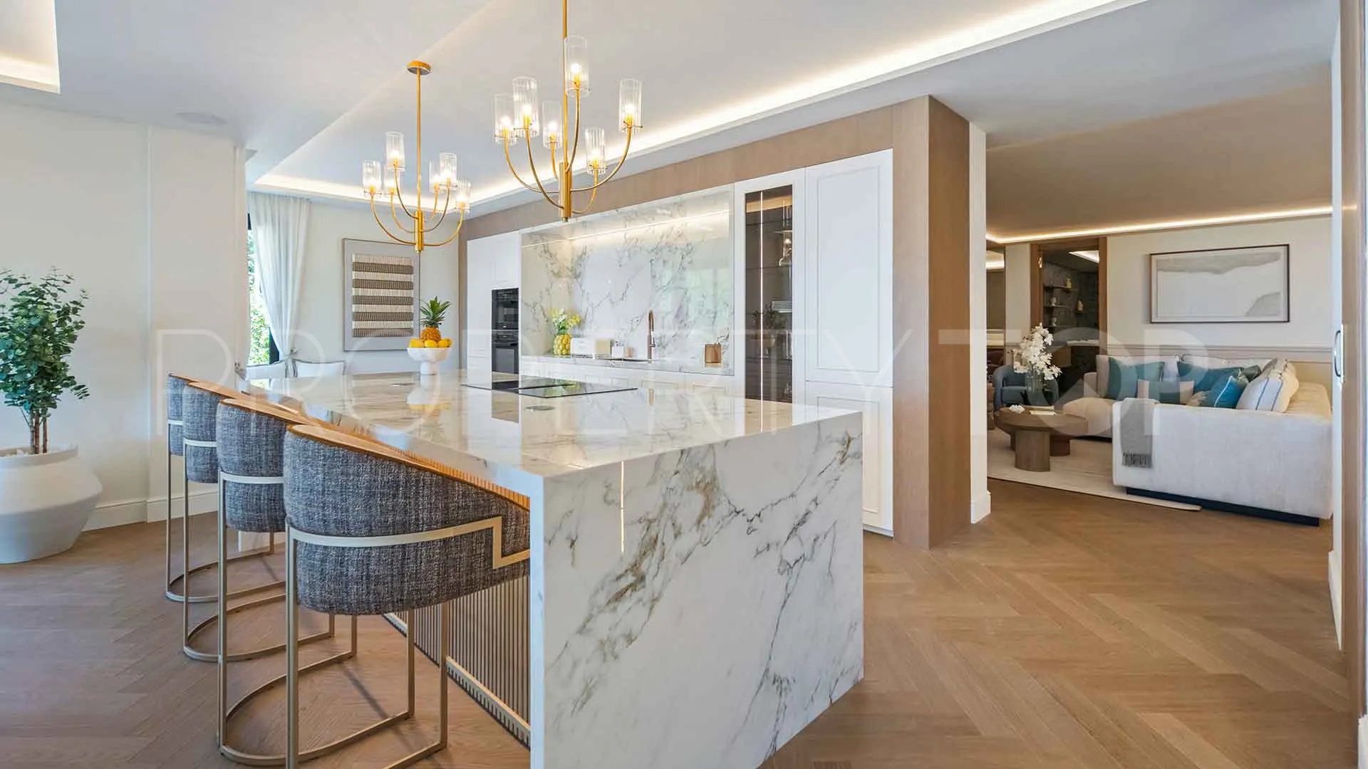 Ático de 5 dormitorios en venta en Nueva Andalucia