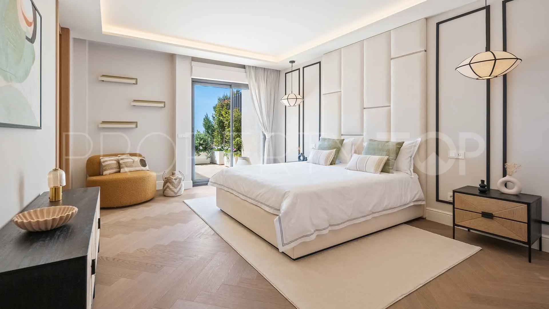 Ático de 5 dormitorios en venta en Nueva Andalucia