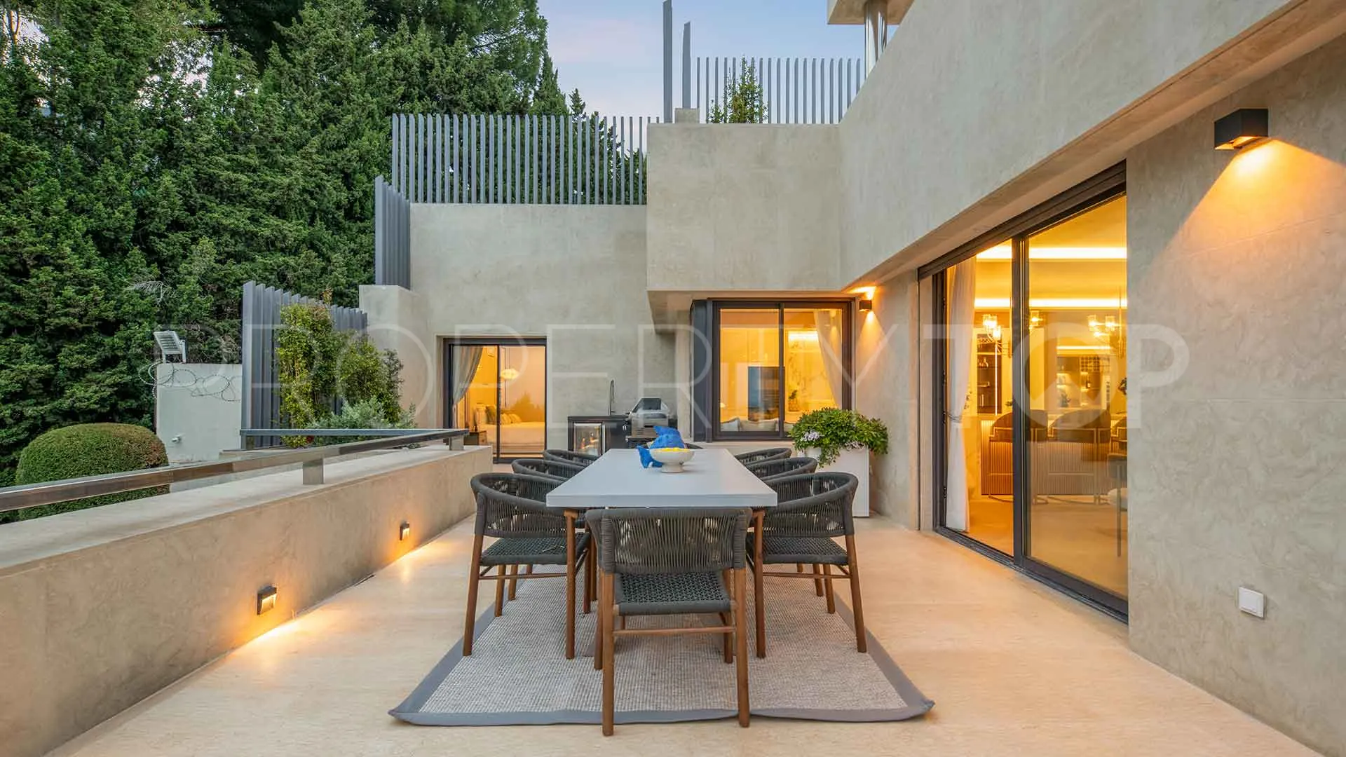 Ático de 5 dormitorios en venta en Nueva Andalucia